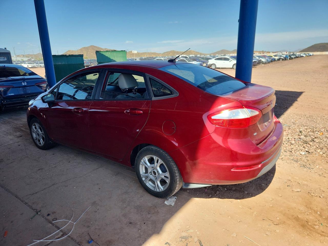 2015 Ford Fiesta Se Red vin: 3FADP4BJ4FM146360