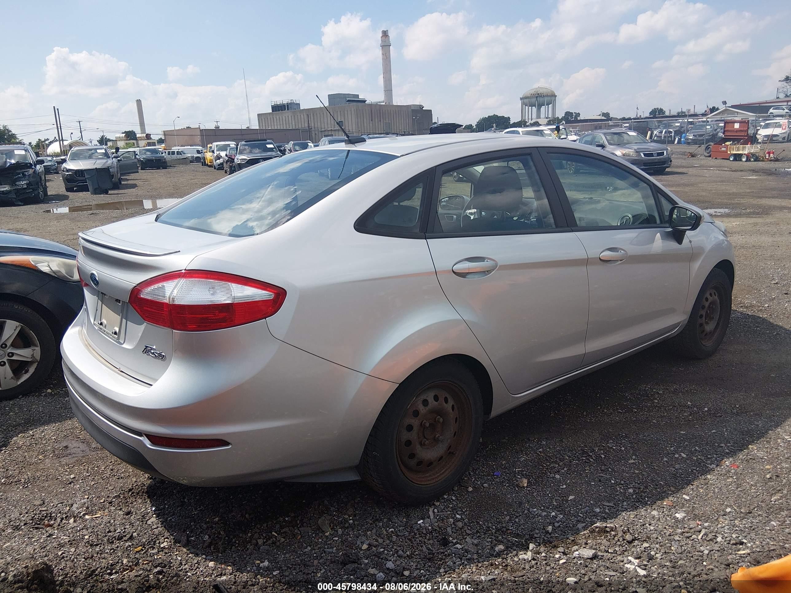 2015 Ford Fiesta Se Silver vin: 3FADP4BJ4FM160193