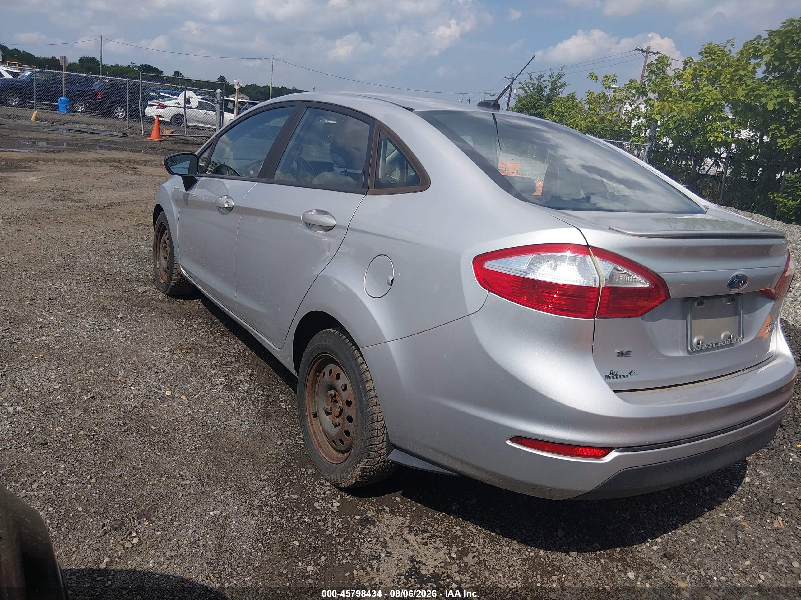 2015 Ford Fiesta Se Silver vin: 3FADP4BJ4FM160193