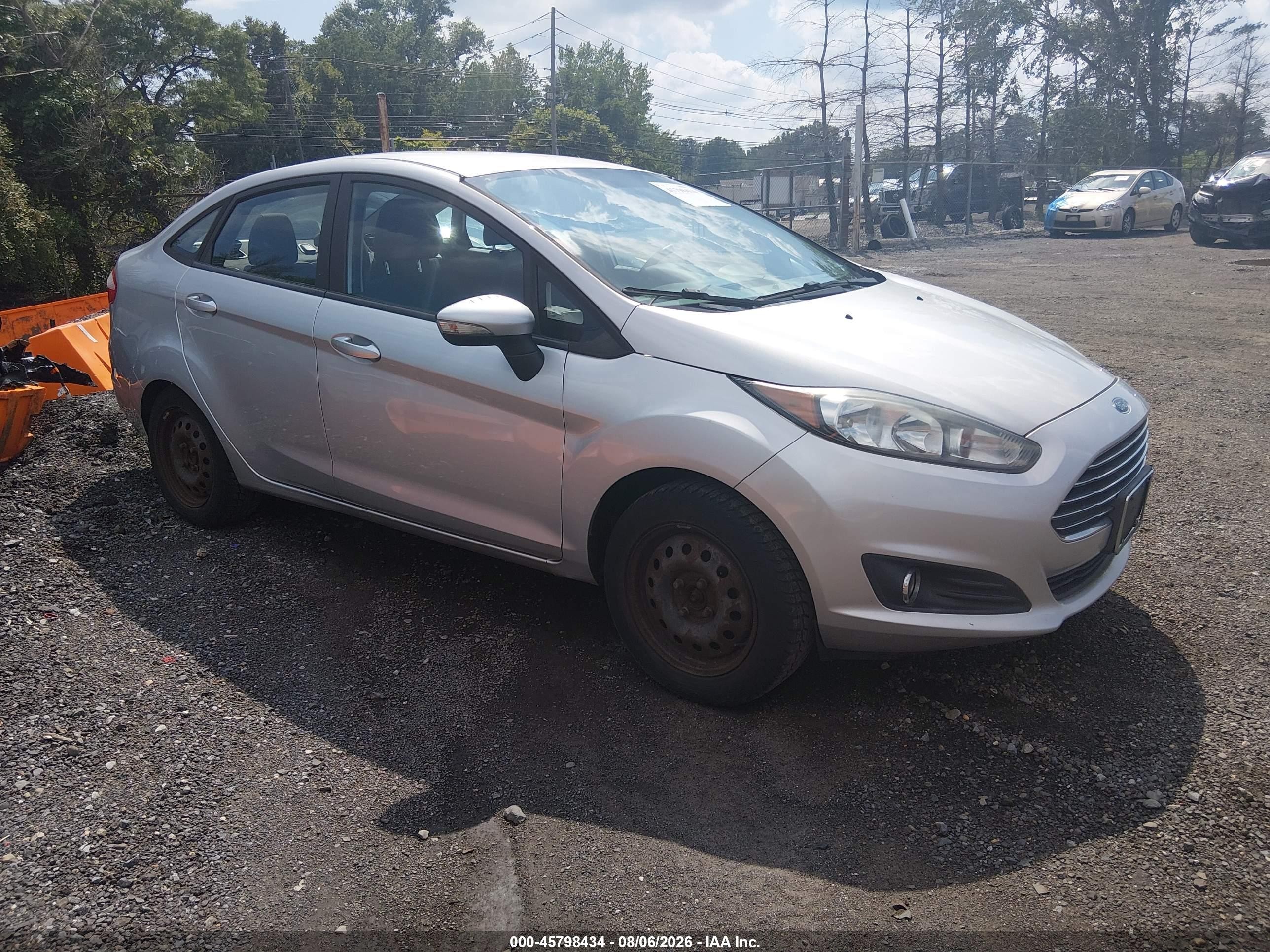 2015 Ford Fiesta Se Silver vin: 3FADP4BJ4FM160193