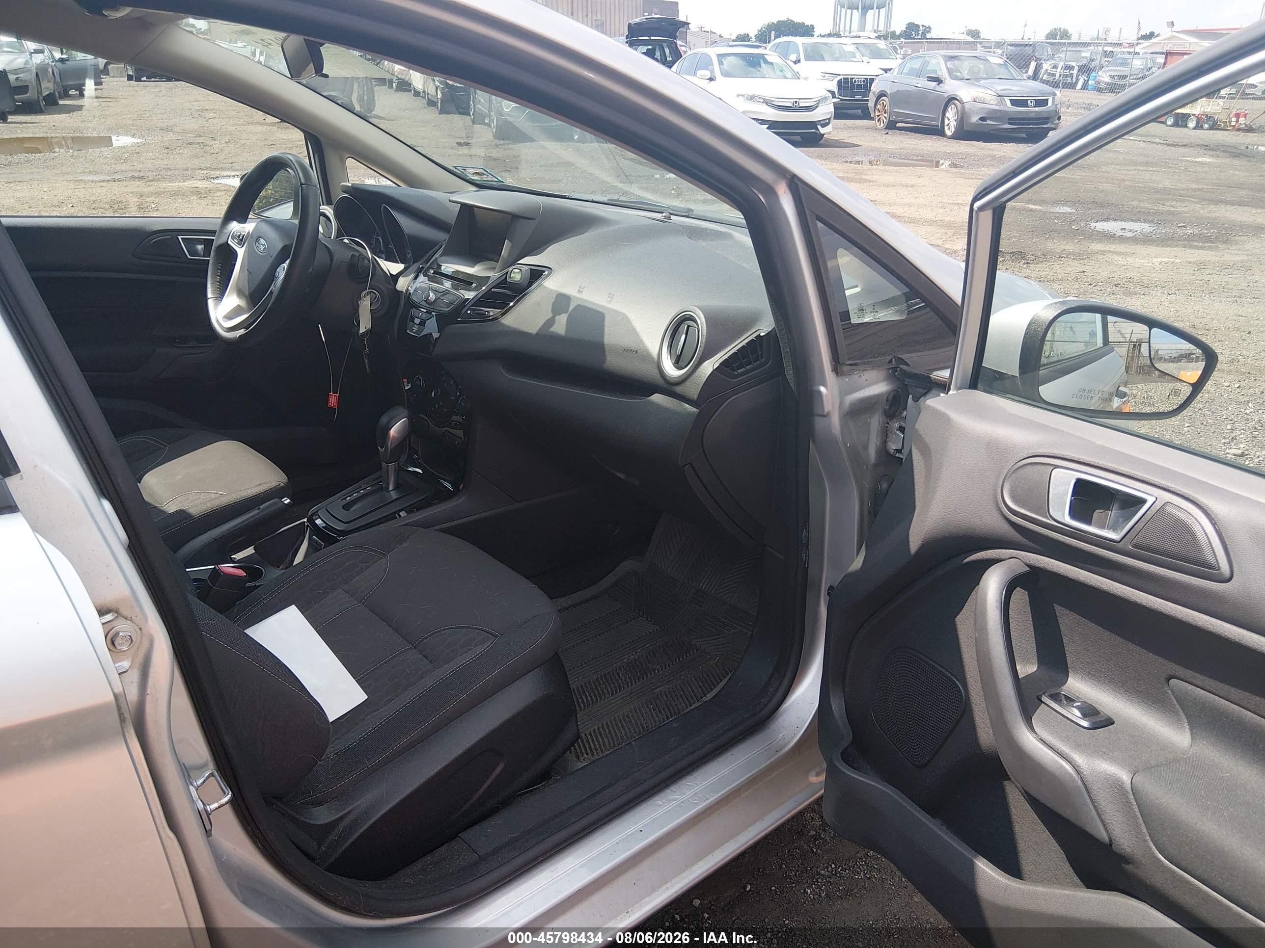 2015 Ford Fiesta Se Silver vin: 3FADP4BJ4FM160193
