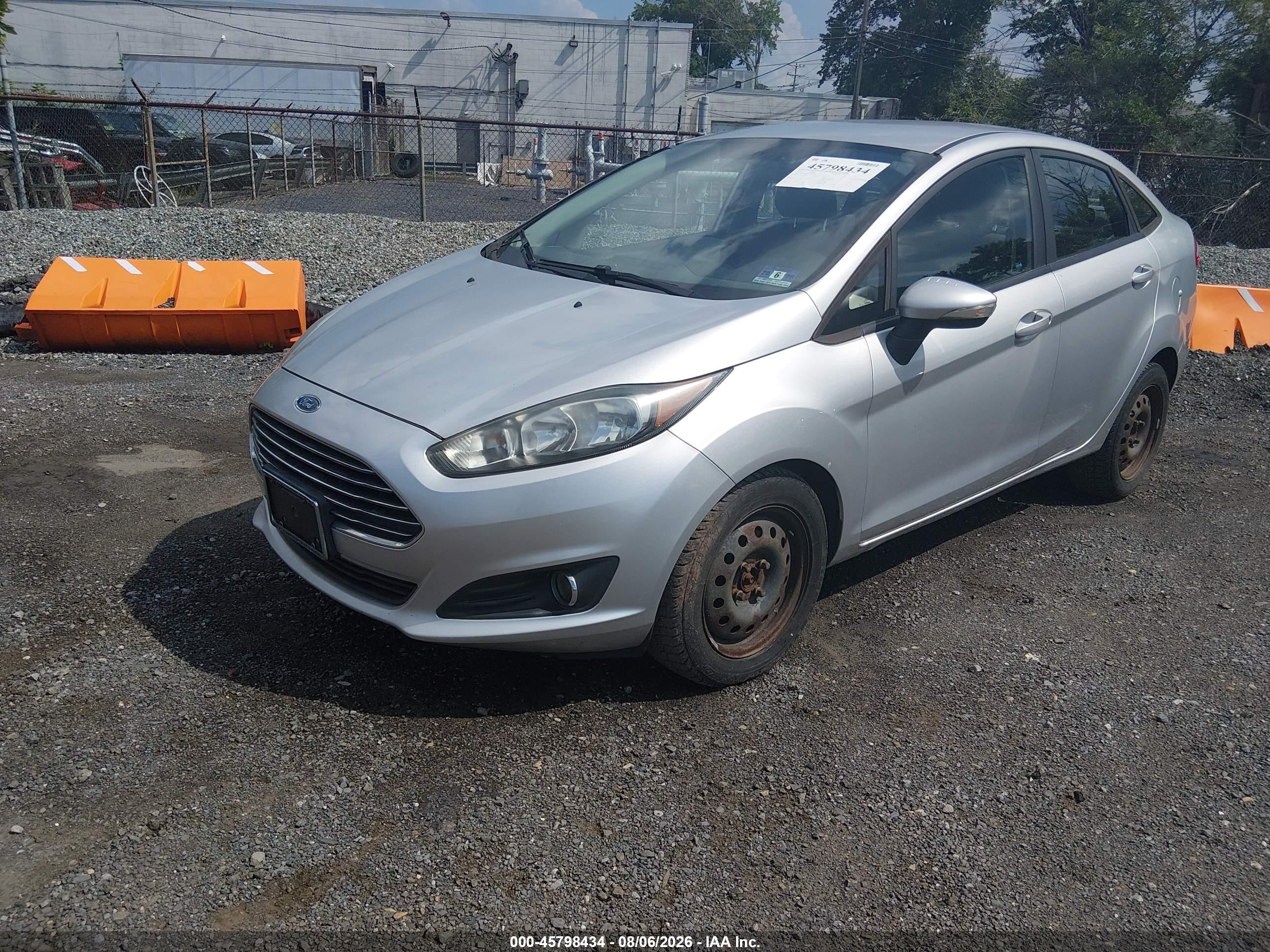 2015 Ford Fiesta Se Silver vin: 3FADP4BJ4FM160193