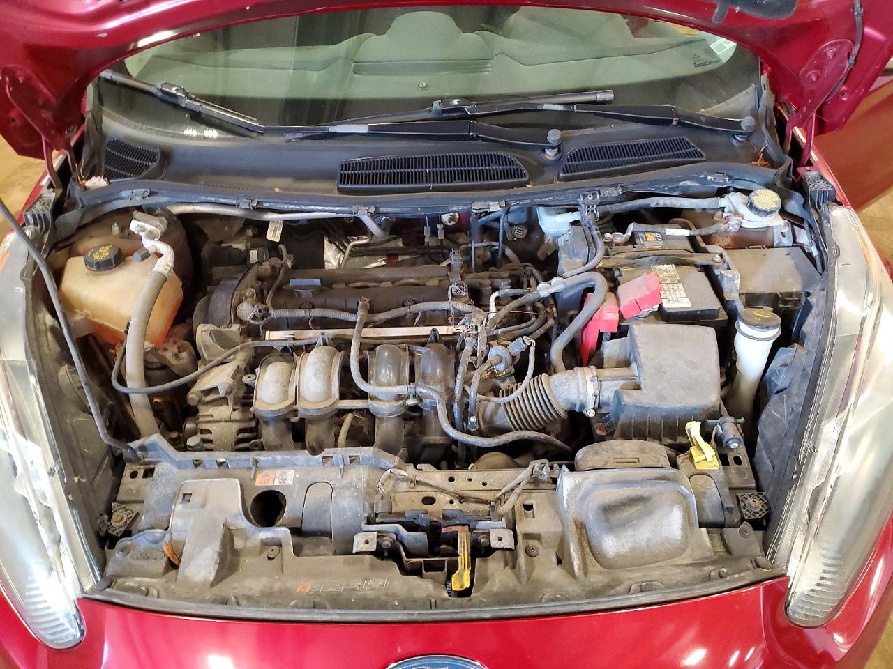 2015 Ford Fiesta Se Red vin: 3FADP4BJ4FM168634