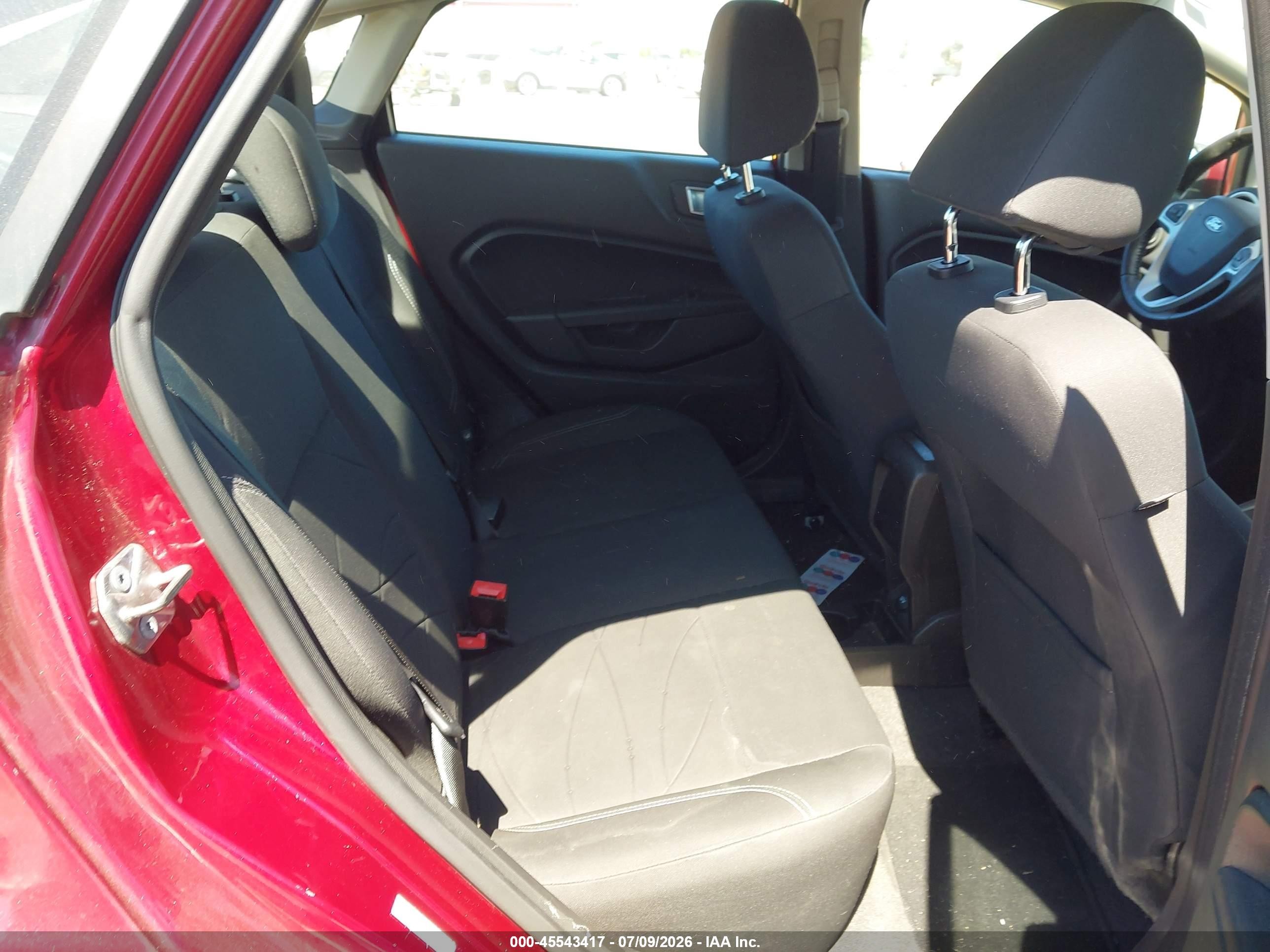 2015 Ford Fiesta Se Burgundy vin: 3FADP4BJ4FM172523