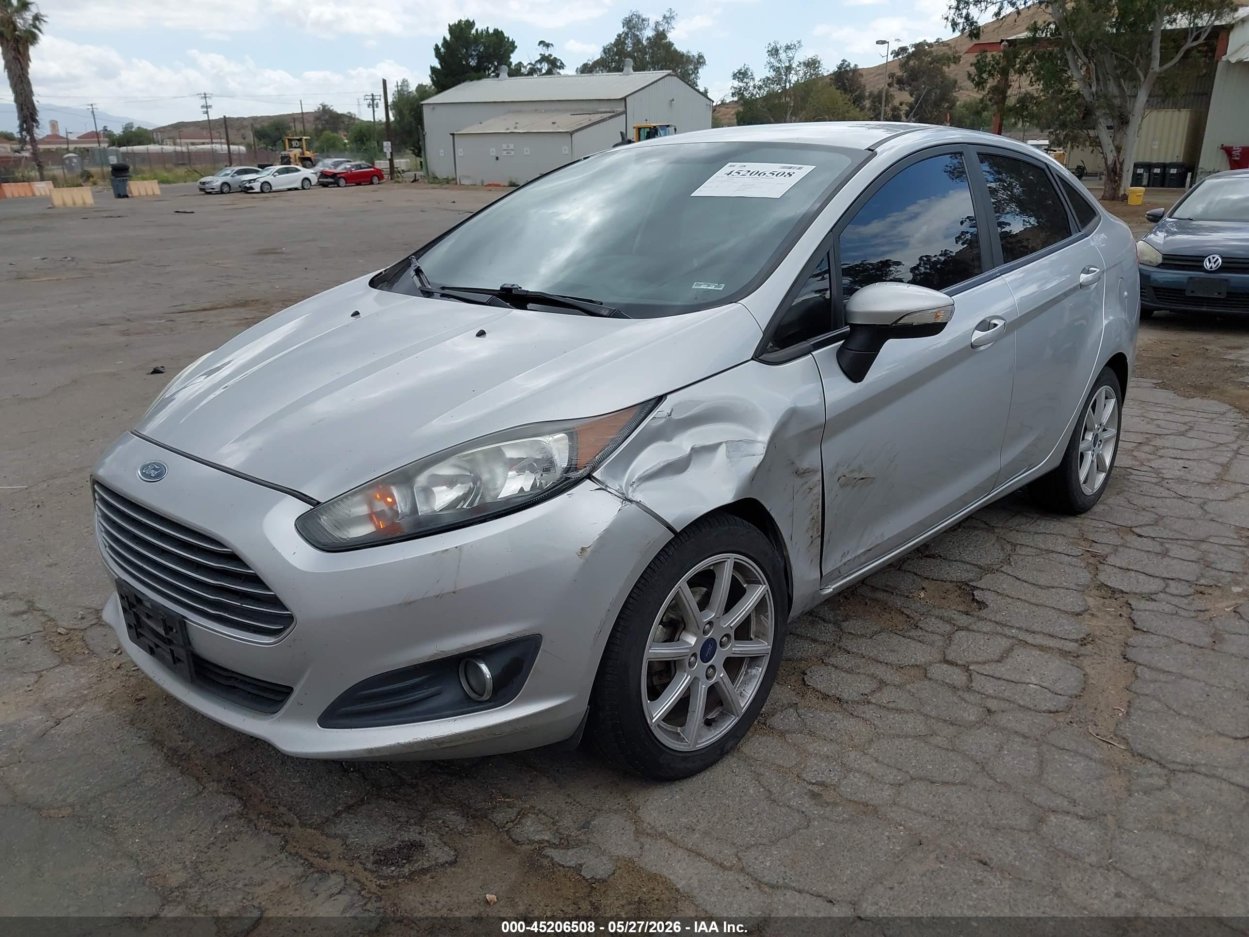 2015 Ford Fiesta Se Silver vin: 3FADP4BJ4FM201115