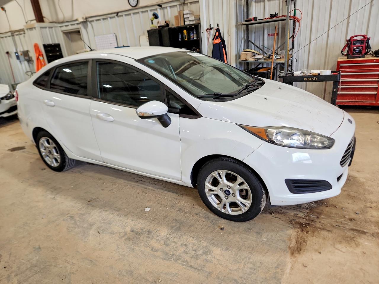 2015 Ford Fiesta Se White vin: 3FADP4BJ4FM219422