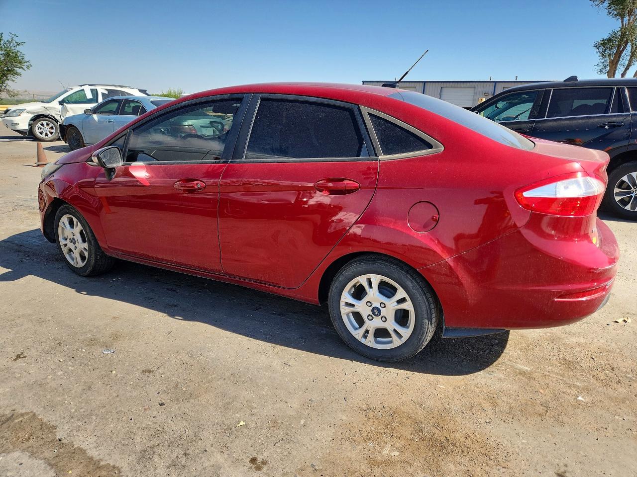 2015 Ford Fiesta Se Red vin: 3FADP4BJ4FM224460