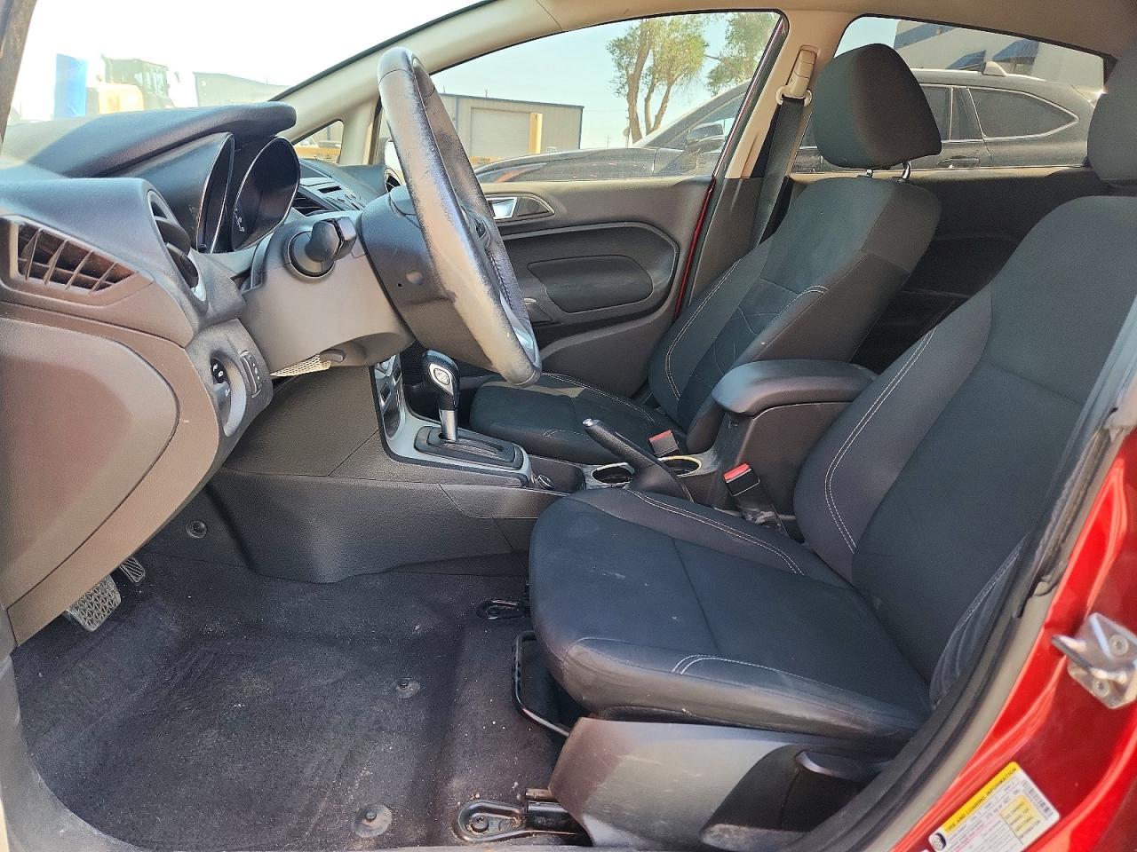 2015 Ford Fiesta Se Red vin: 3FADP4BJ4FM224460