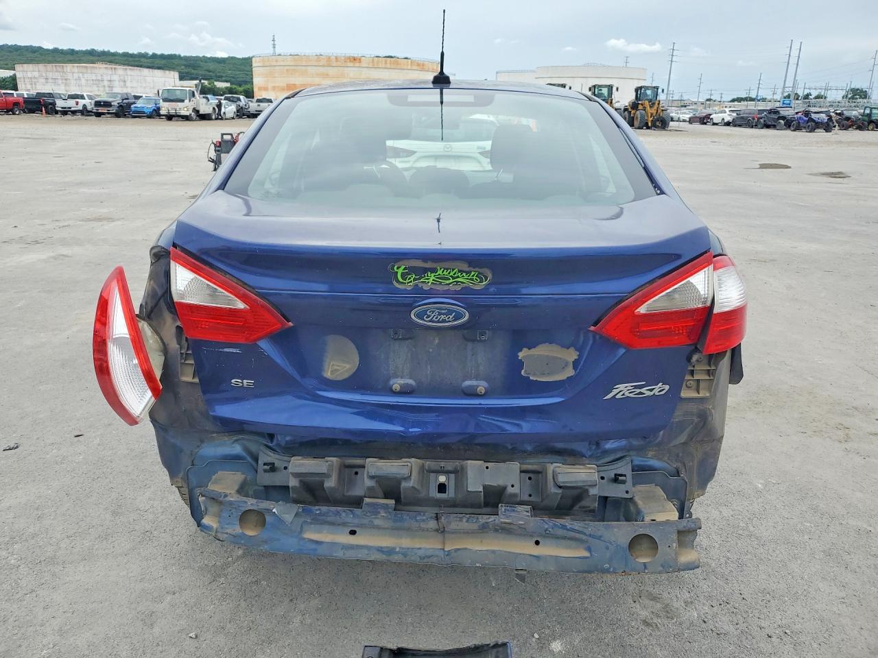 2016 Ford Fiesta Blue vin: 3FADP4BJ4GM125591