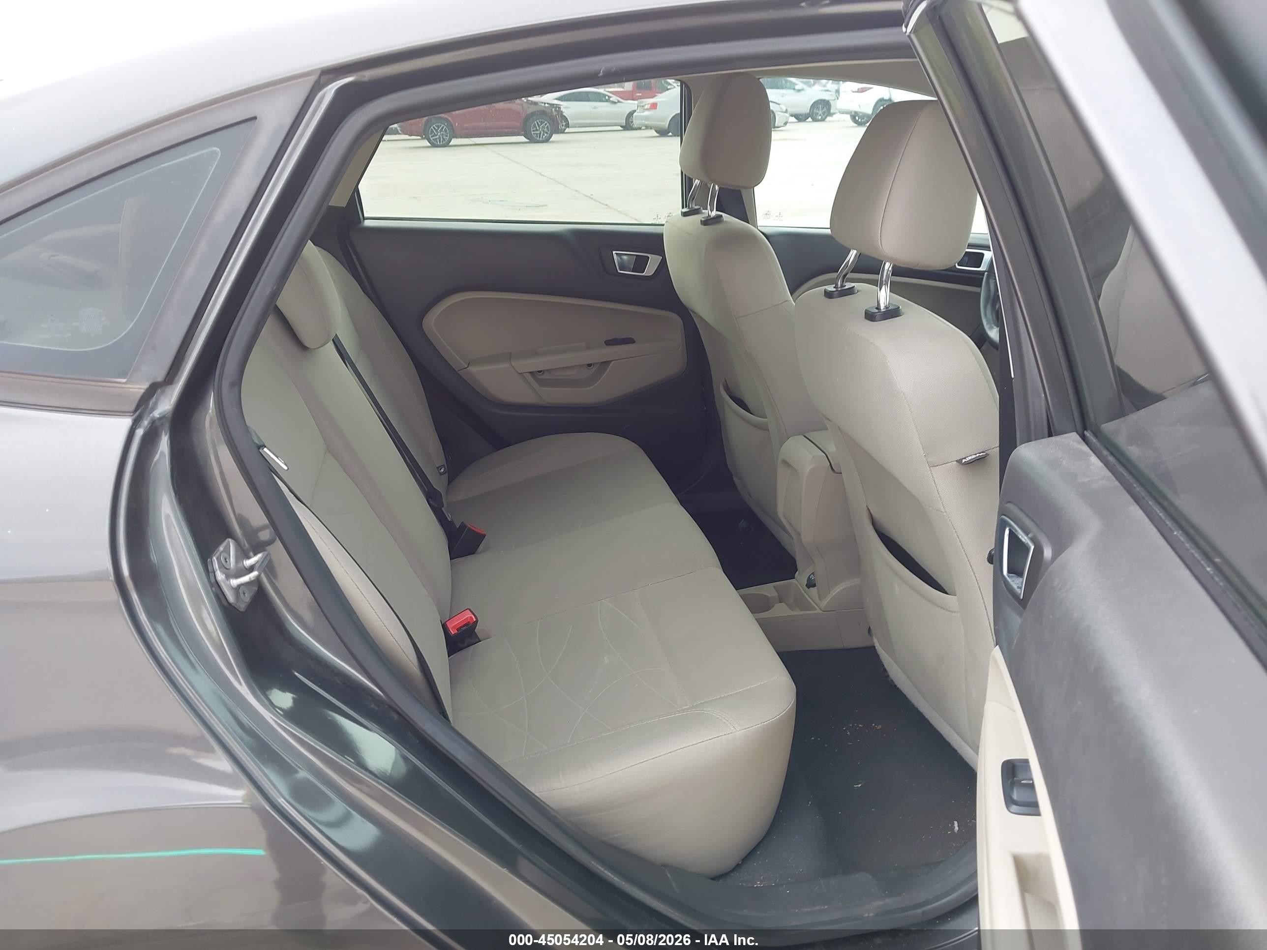 2016 Ford Fiesta Se Серый vin: 3FADP4BJ4GM198329
