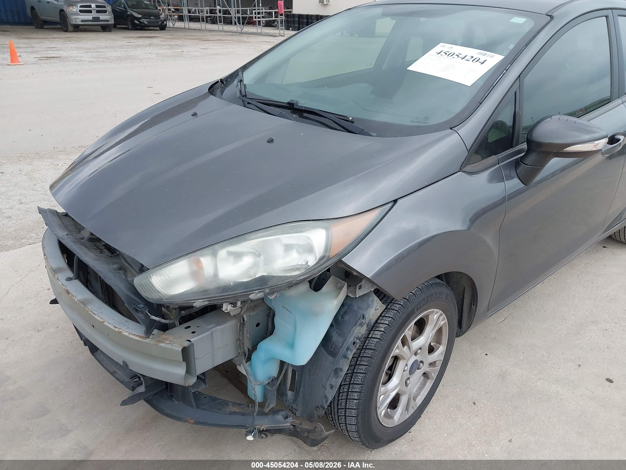 2016 Ford Fiesta Se Серый vin: 3FADP4BJ4GM198329