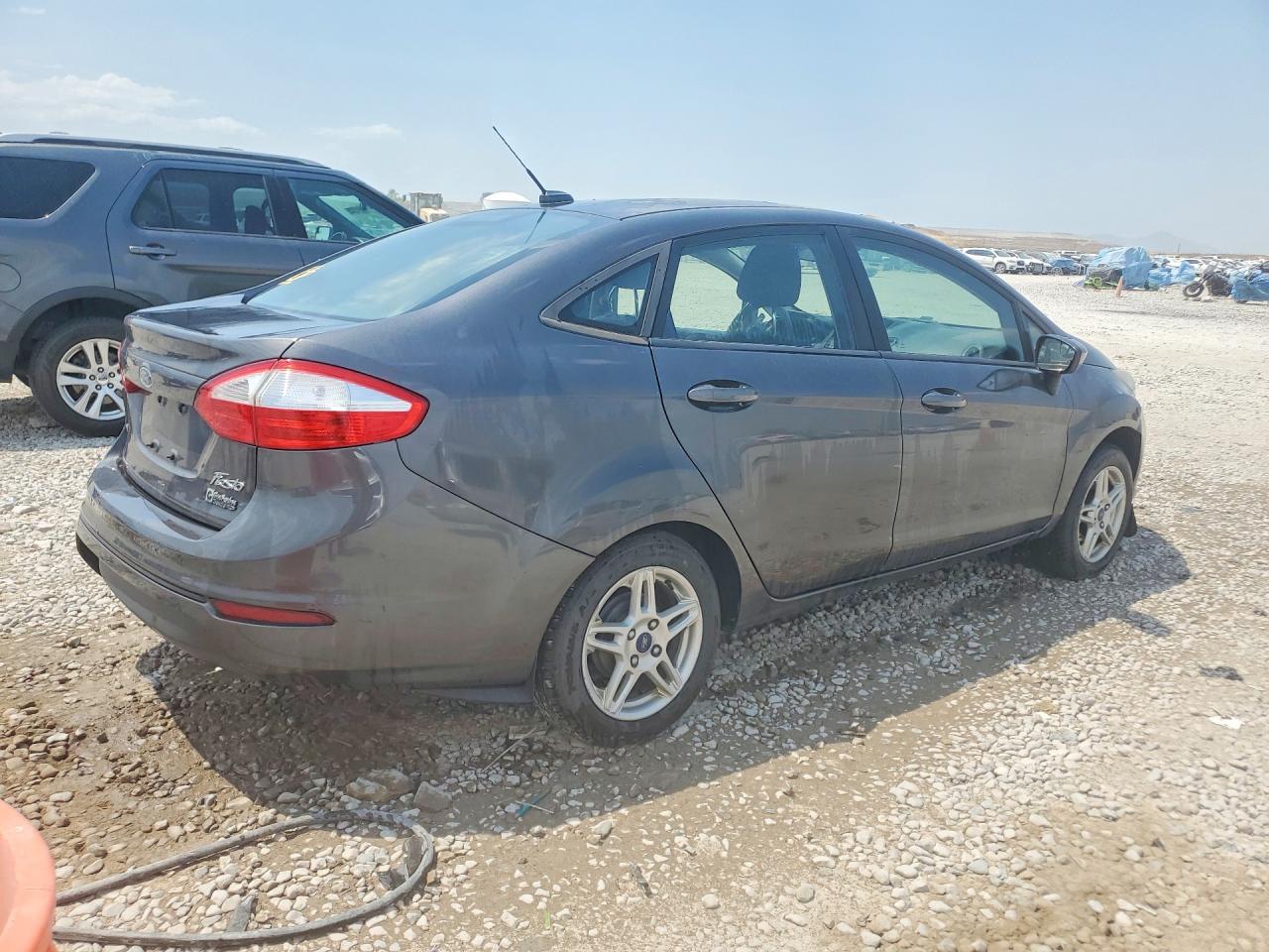 2017 Ford Fiesta Se Charcoal vin: 3FADP4BJ4HM110400
