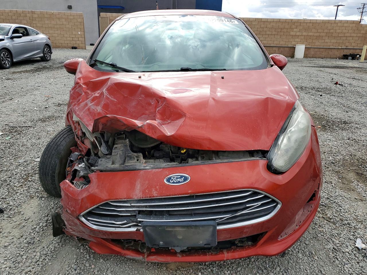 2018 Ford Fiesta Se Orange vin: 3FADP4BJ4JM134993