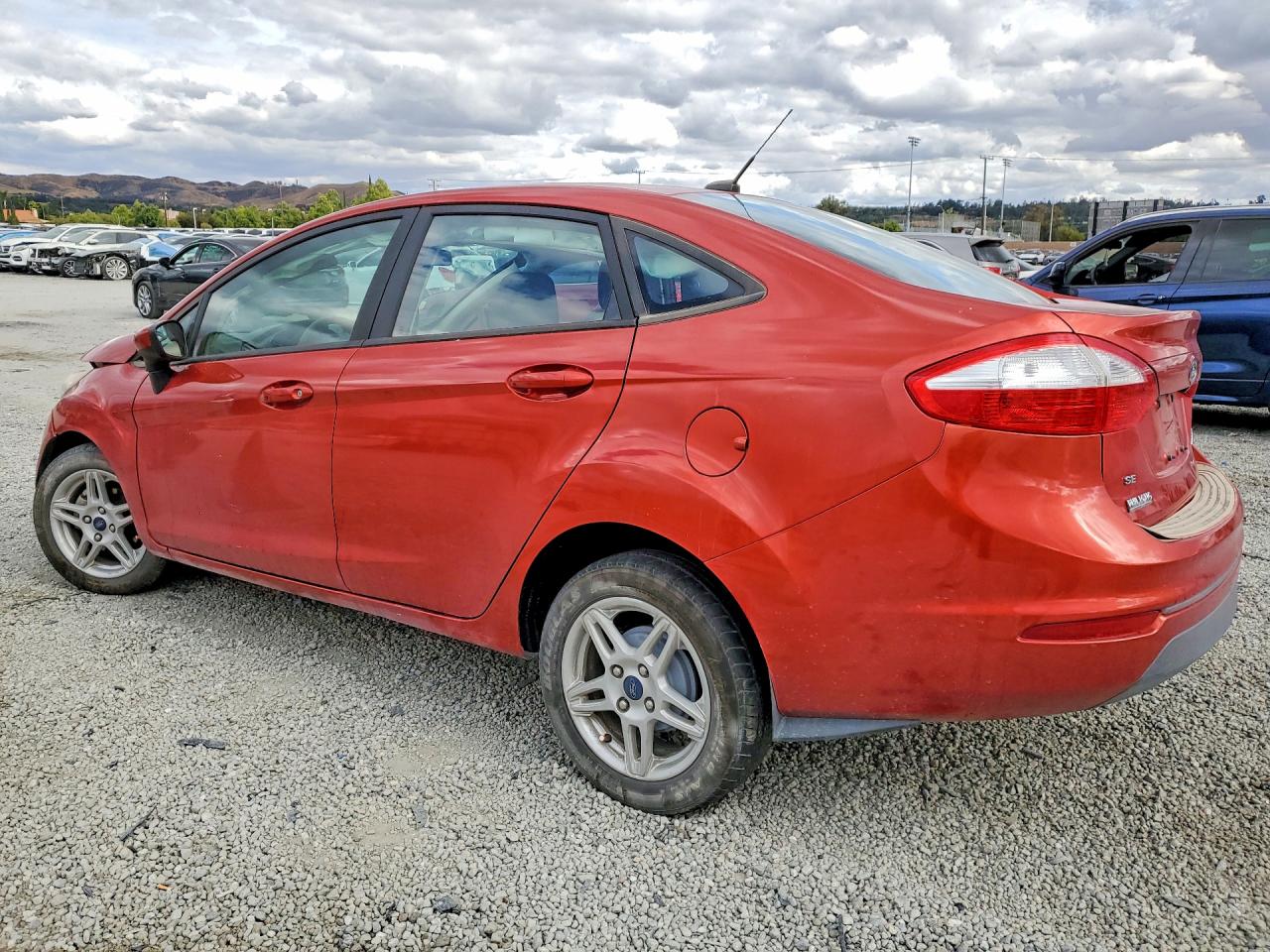 2018 Ford Fiesta Se Orange vin: 3FADP4BJ4JM134993