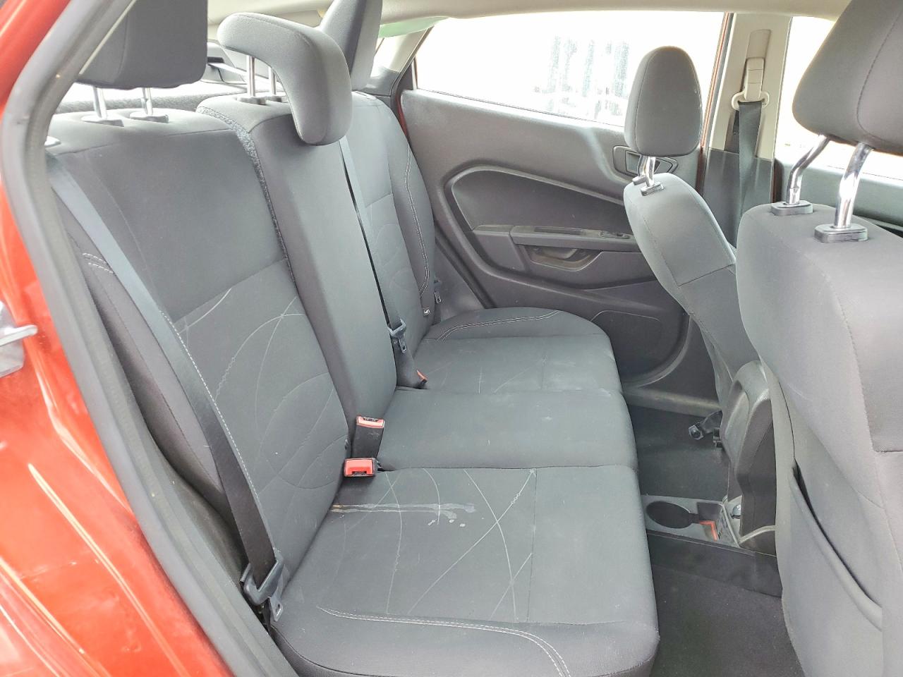 2018 Ford Fiesta Se Orange vin: 3FADP4BJ4JM134993