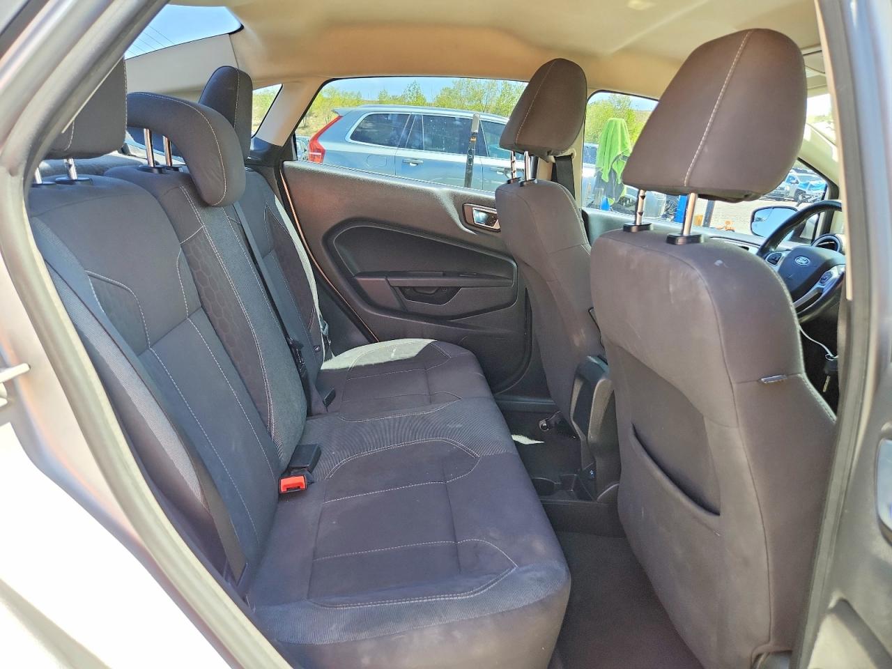 2014 Ford Fiesta Se Silver vin: 3FADP4BJ5EM139514