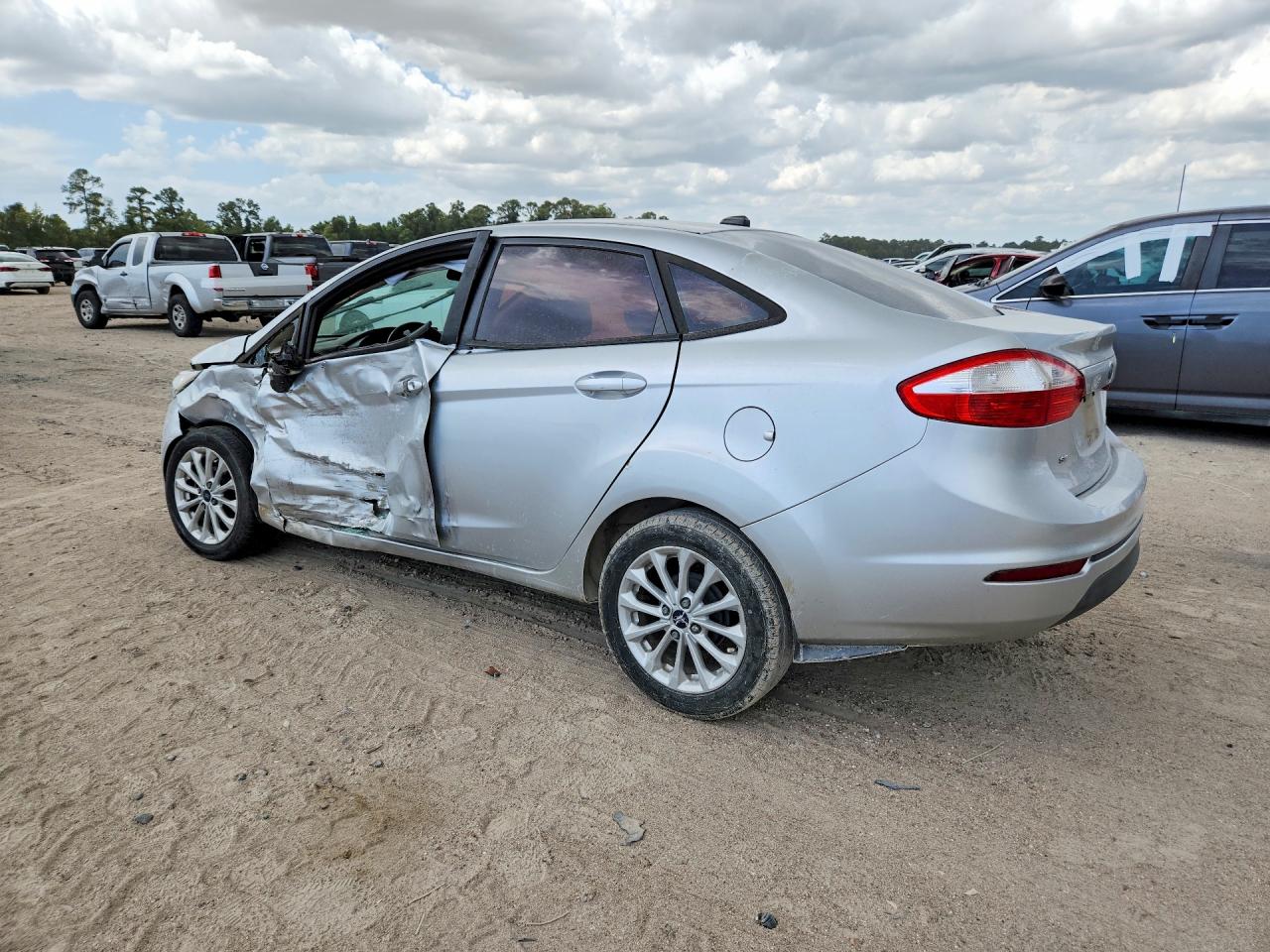 2015 Ford Fiesta Se Серый vin: 3FADP4BJ5FM126604