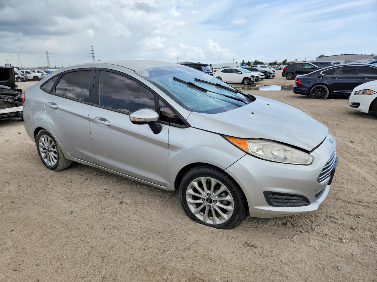 2015 Ford Fiesta Se Серый vin: 3FADP4BJ5FM126604