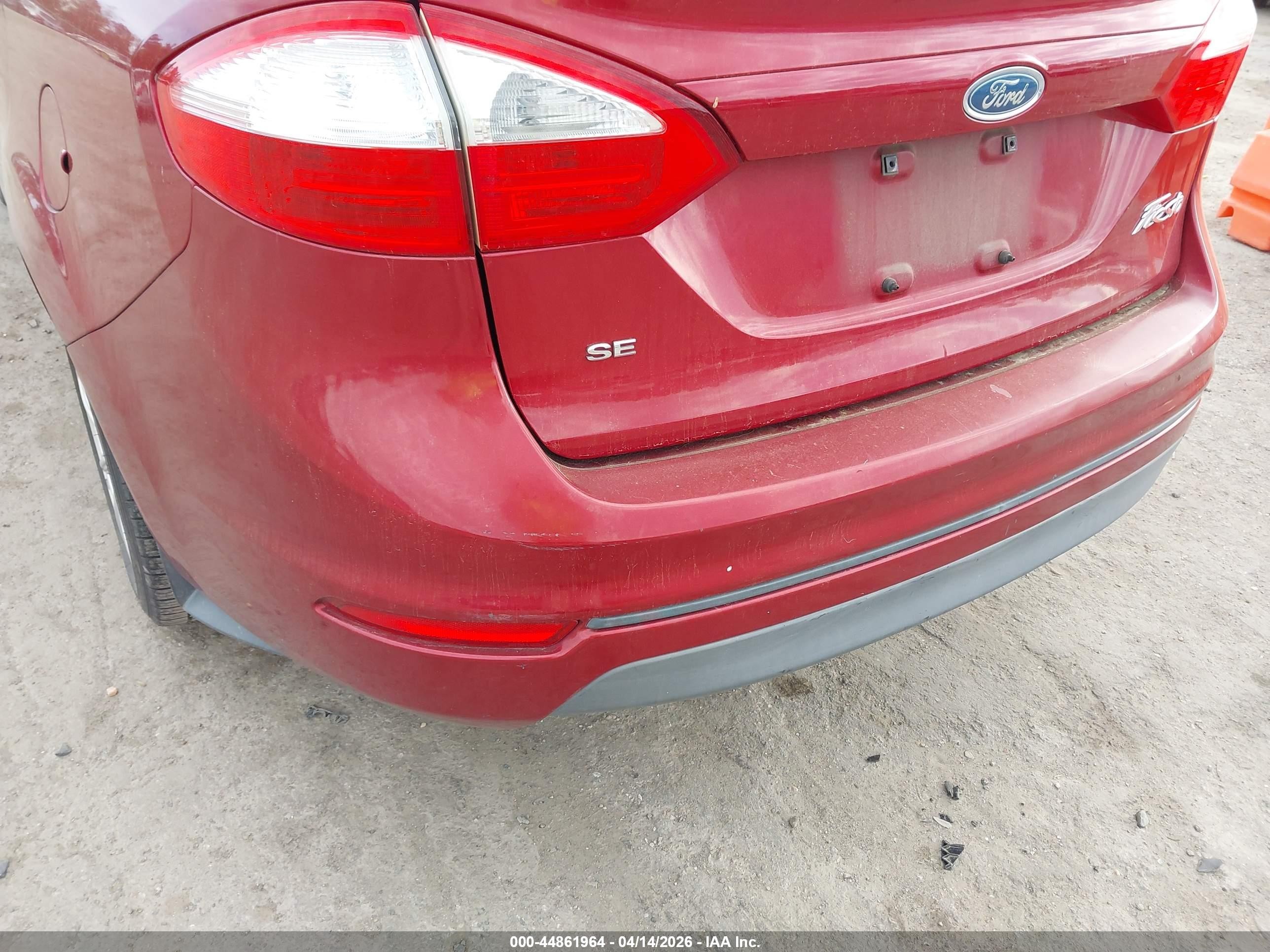 2015 Ford Fiesta Se Red vin: 3FADP4BJ5FM133679