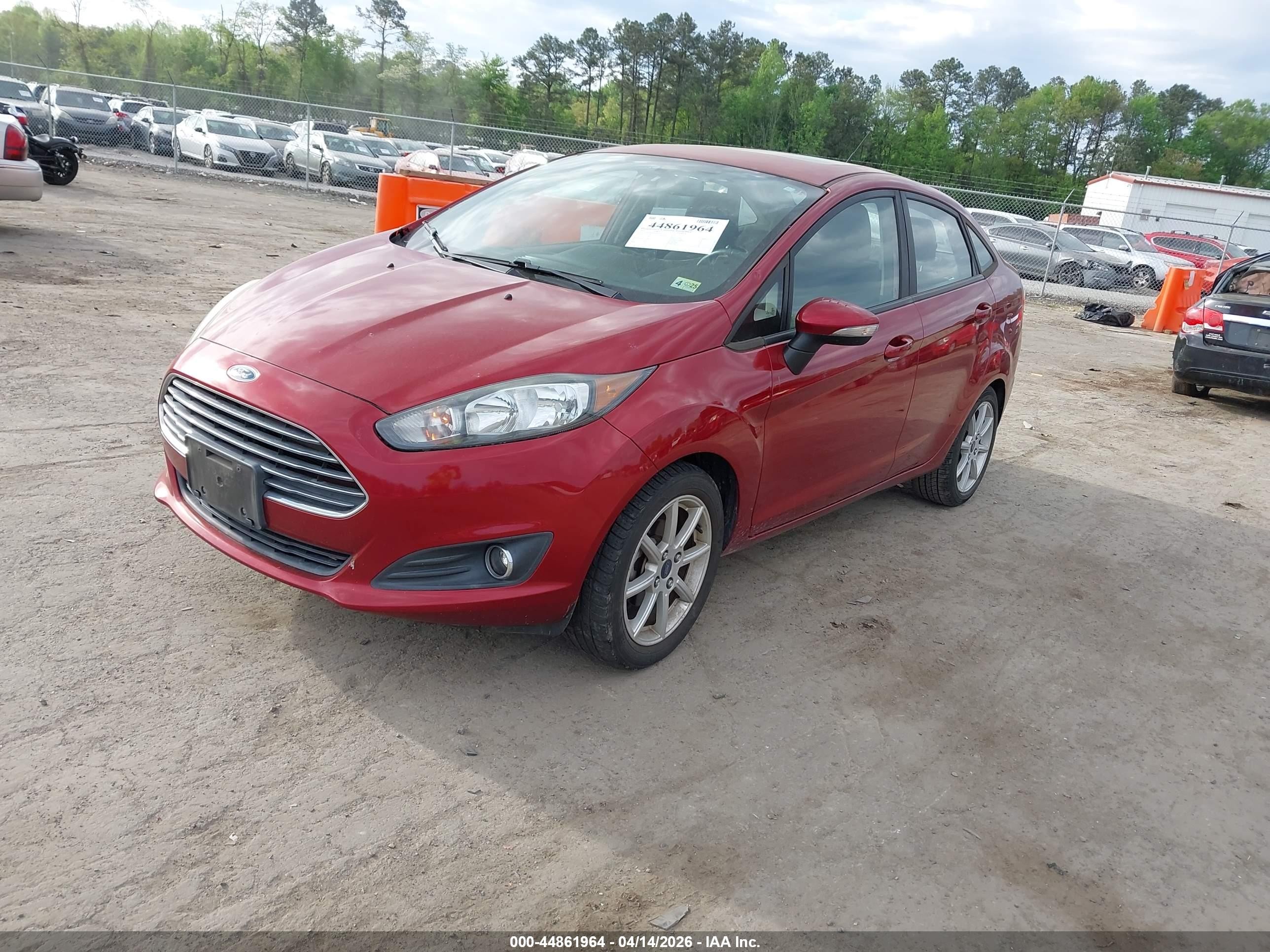 2015 Ford Fiesta Se Red vin: 3FADP4BJ5FM133679