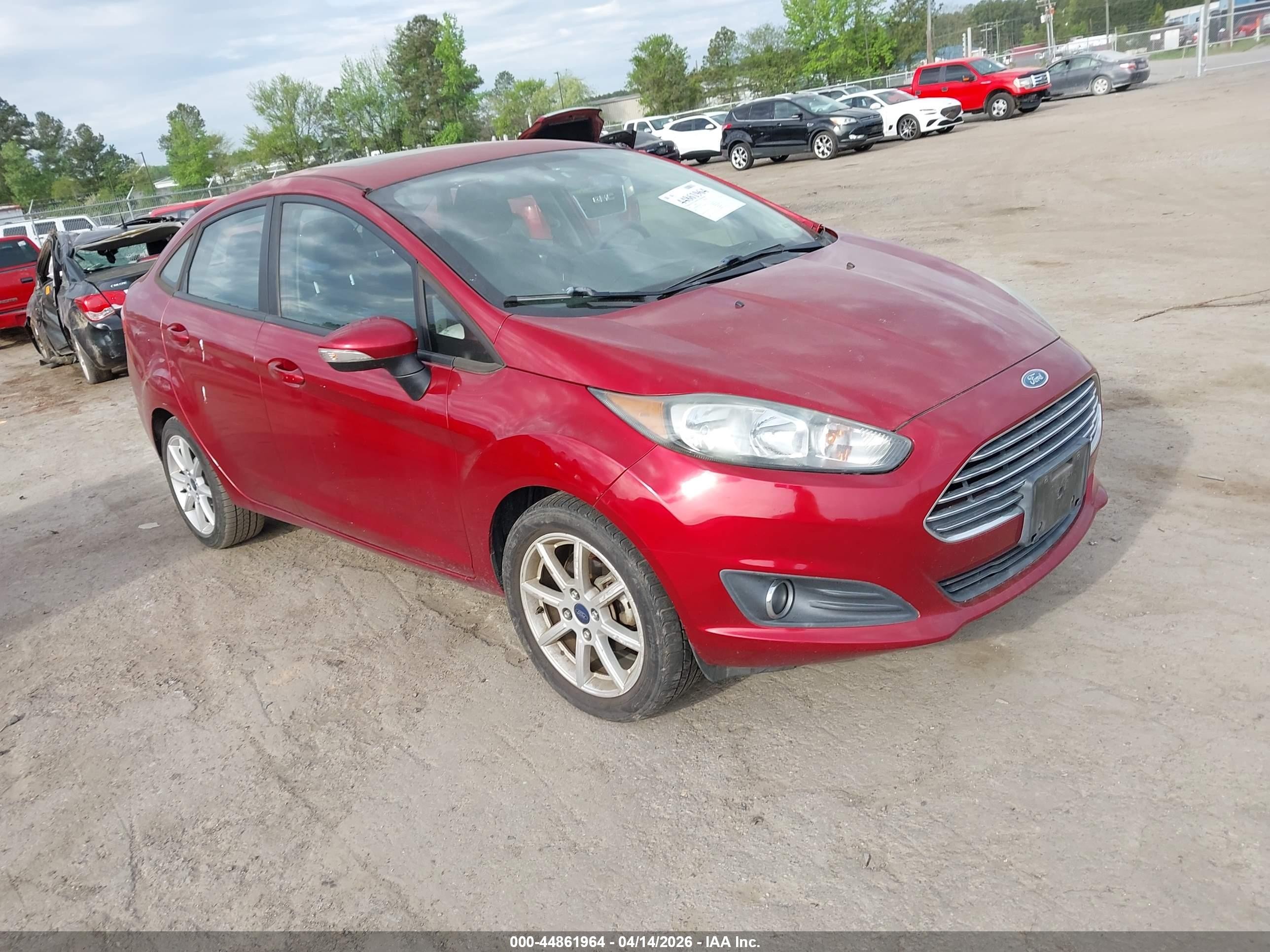 2015 Ford Fiesta Se Red vin: 3FADP4BJ5FM133679