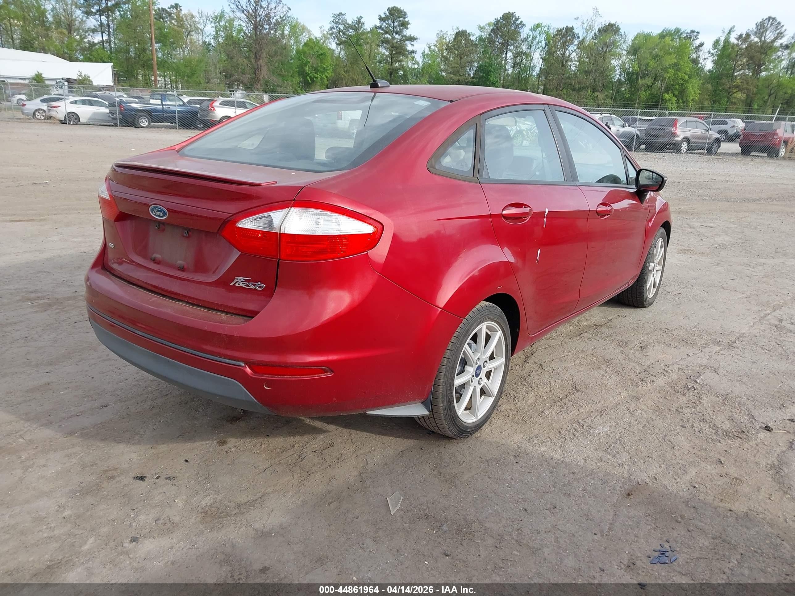 2015 Ford Fiesta Se Red vin: 3FADP4BJ5FM133679