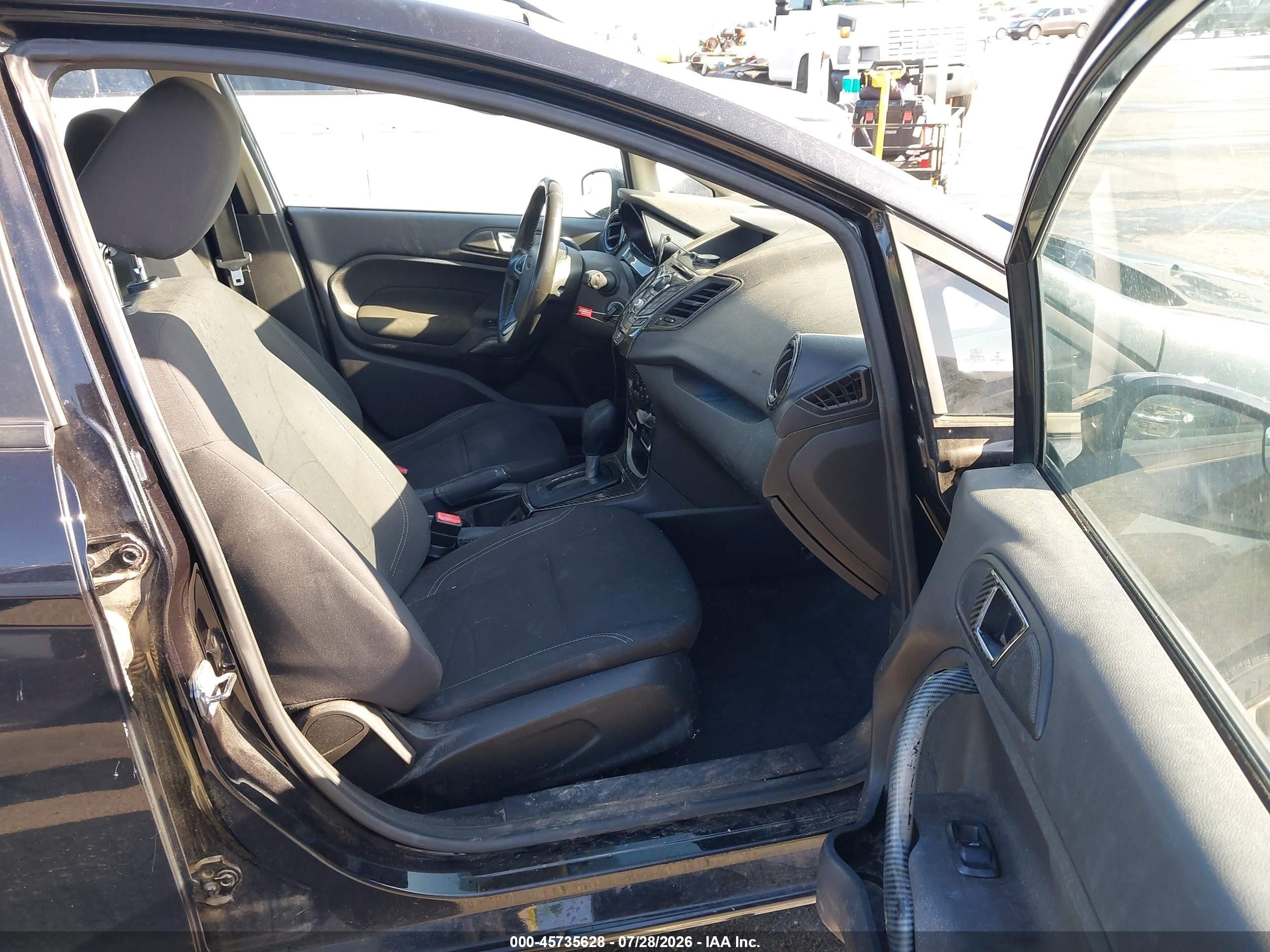 2015 Ford Fiesta Se Черный vin: 3FADP4BJ5FM150837