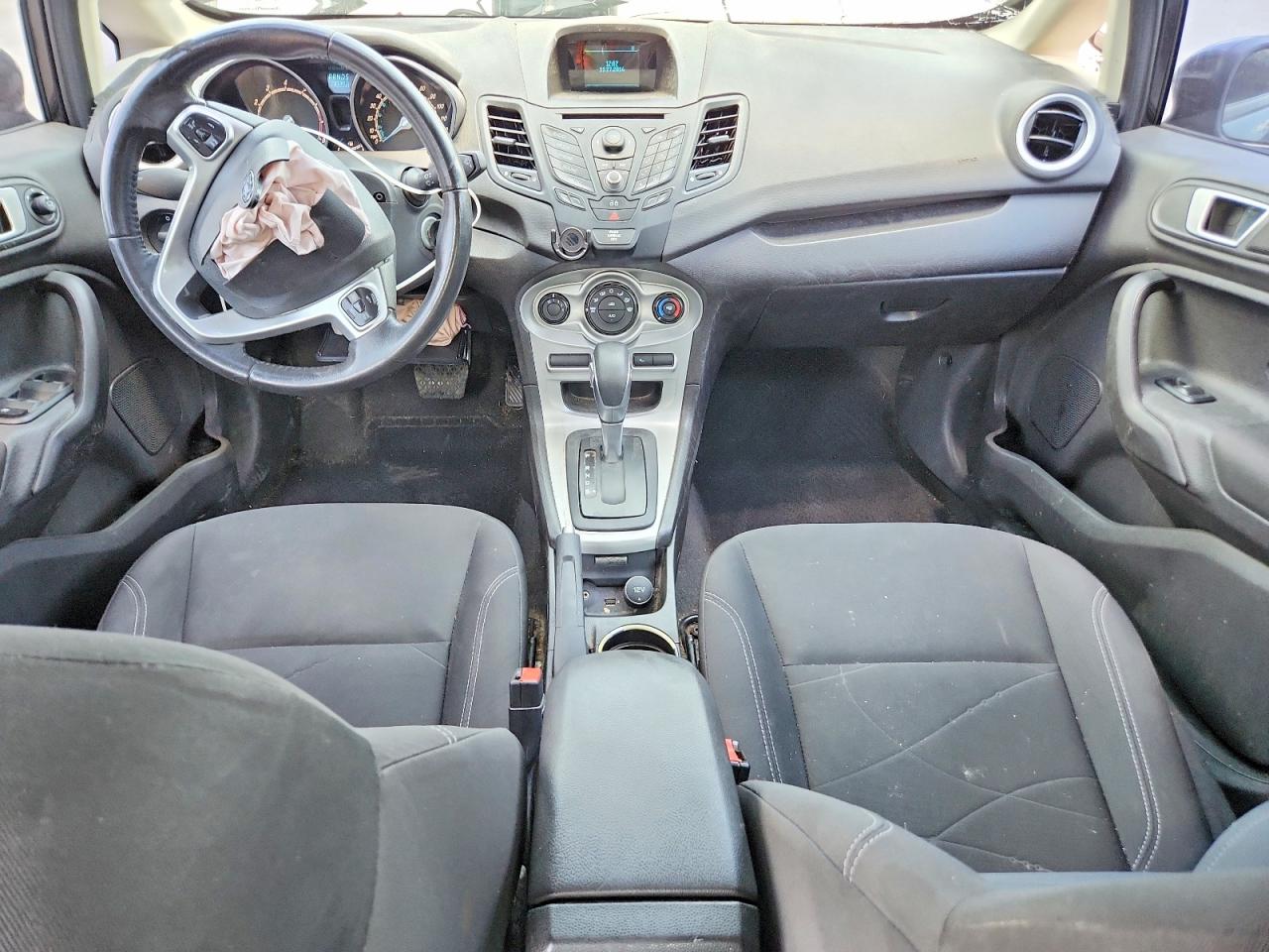 2015 Ford Fiesta Se Черный vin: 3FADP4BJ5FM161286