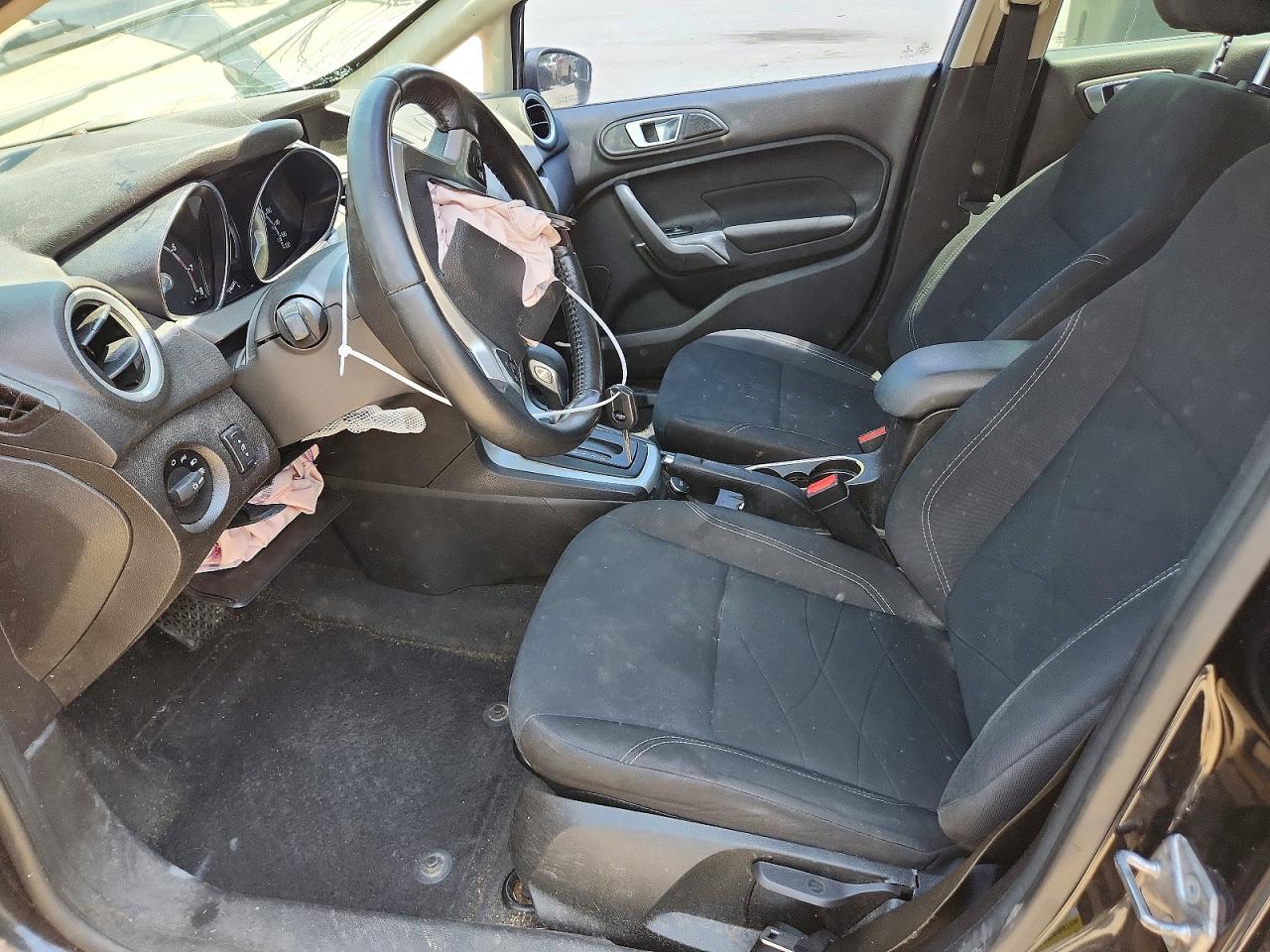 2015 Ford Fiesta Se Черный vin: 3FADP4BJ5FM161286