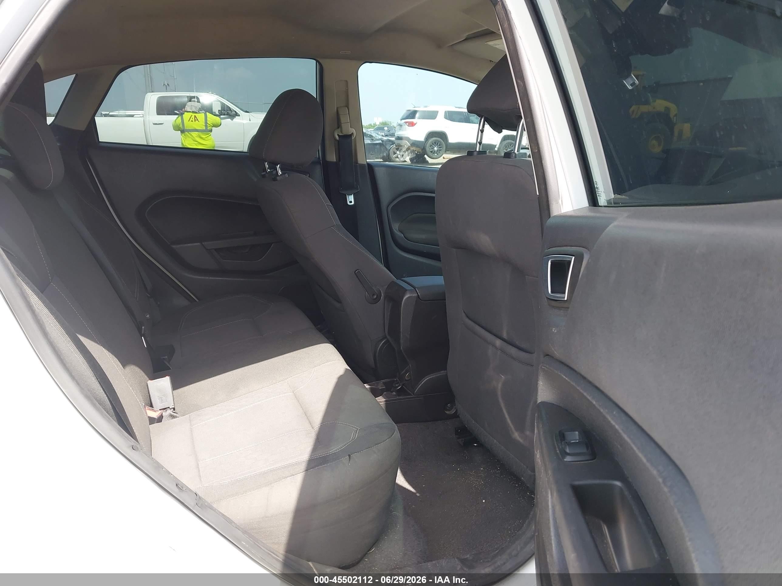 2015 Ford Fiesta Se White vin: 3FADP4BJ5FM161868