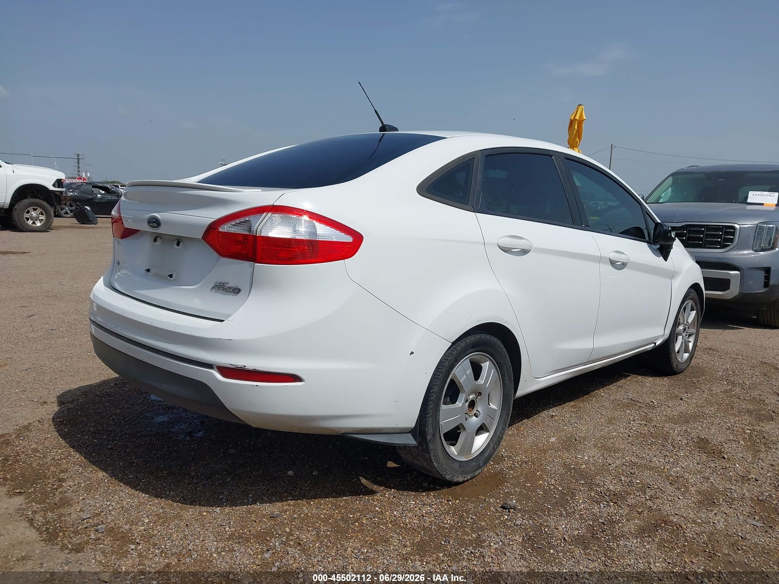 2015 Ford Fiesta Se White vin: 3FADP4BJ5FM161868