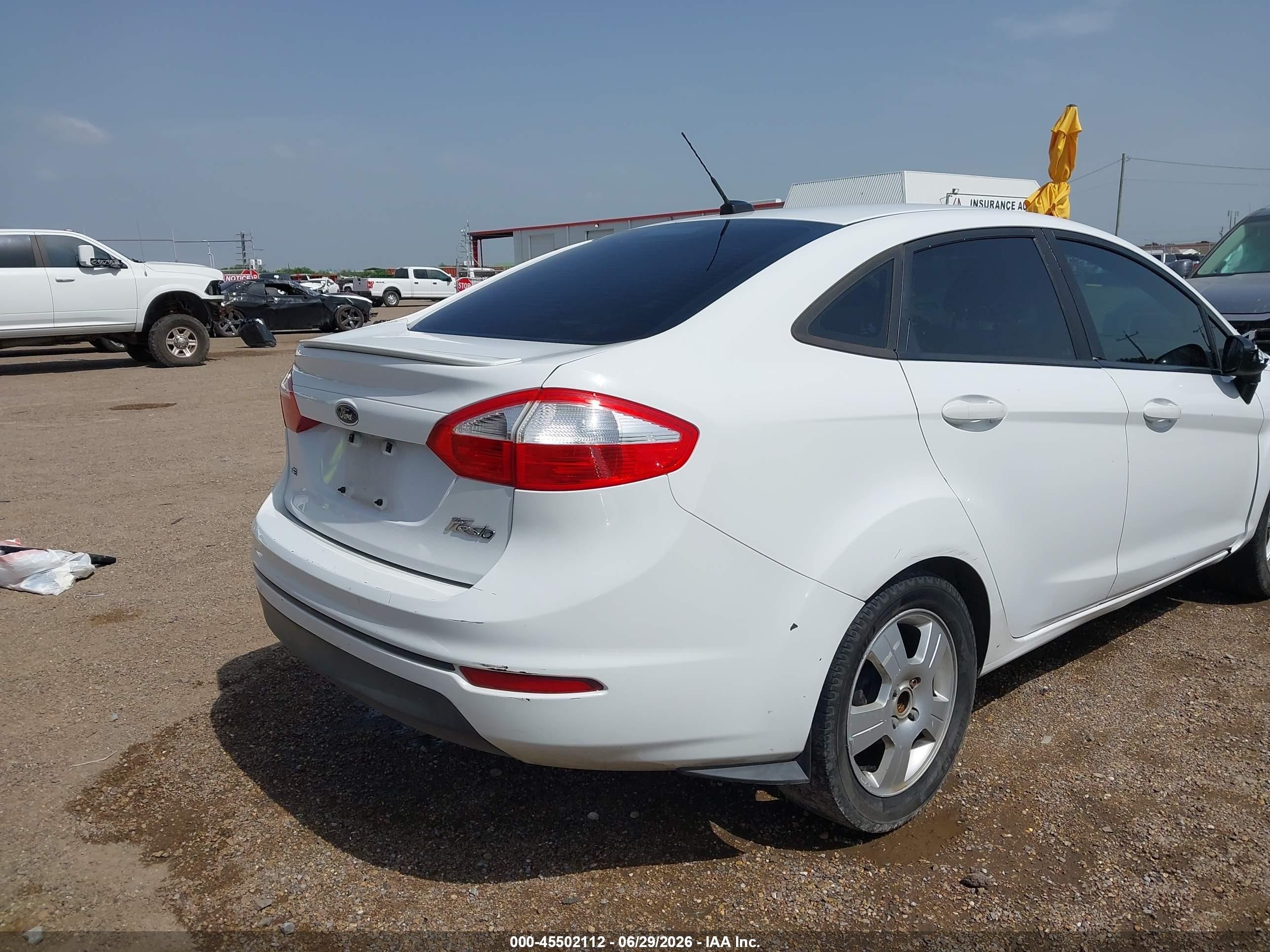 2015 Ford Fiesta Se White vin: 3FADP4BJ5FM161868