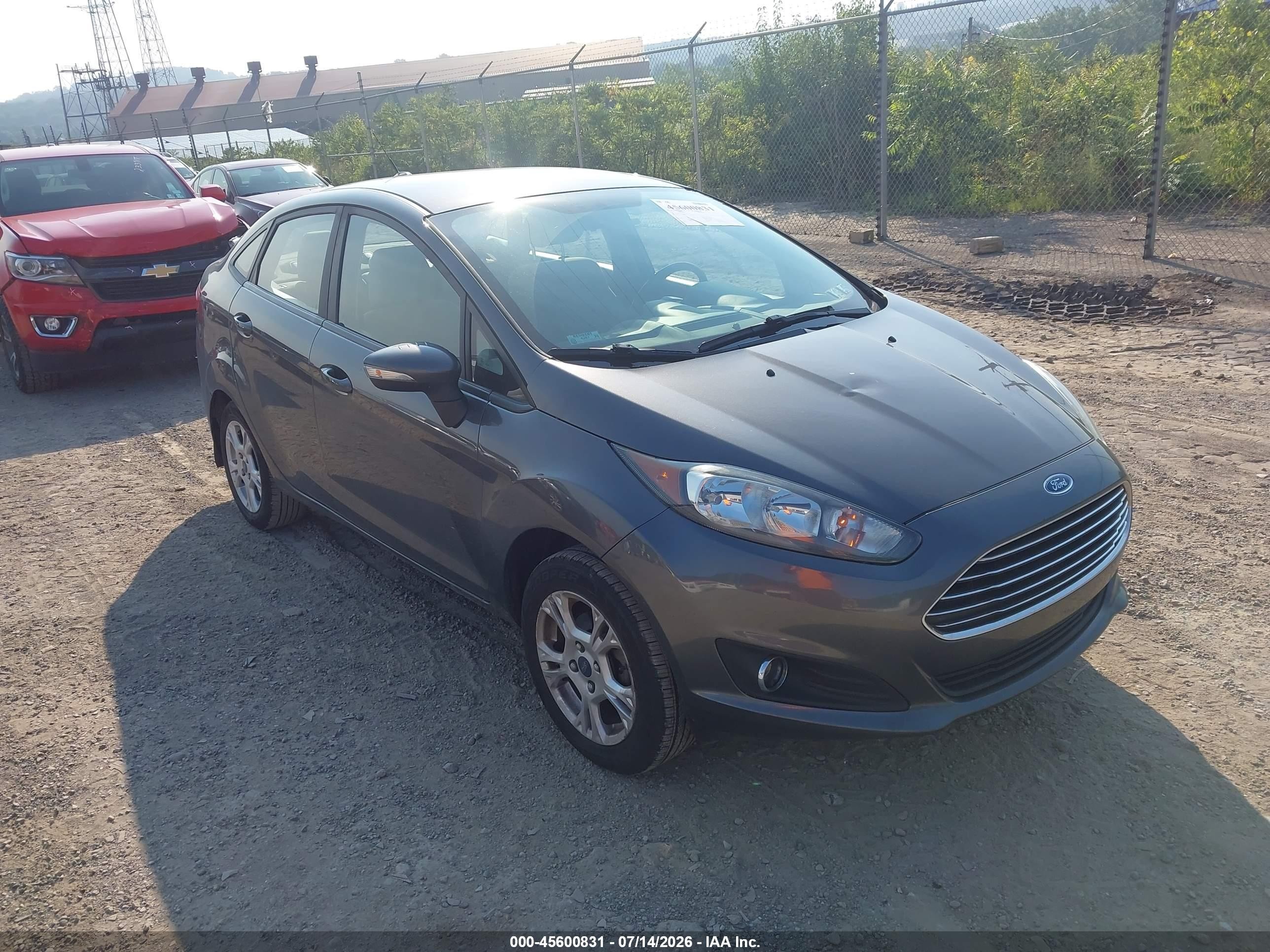 2015 Ford Fiesta Se Серый vin: 3FADP4BJ5FM210745