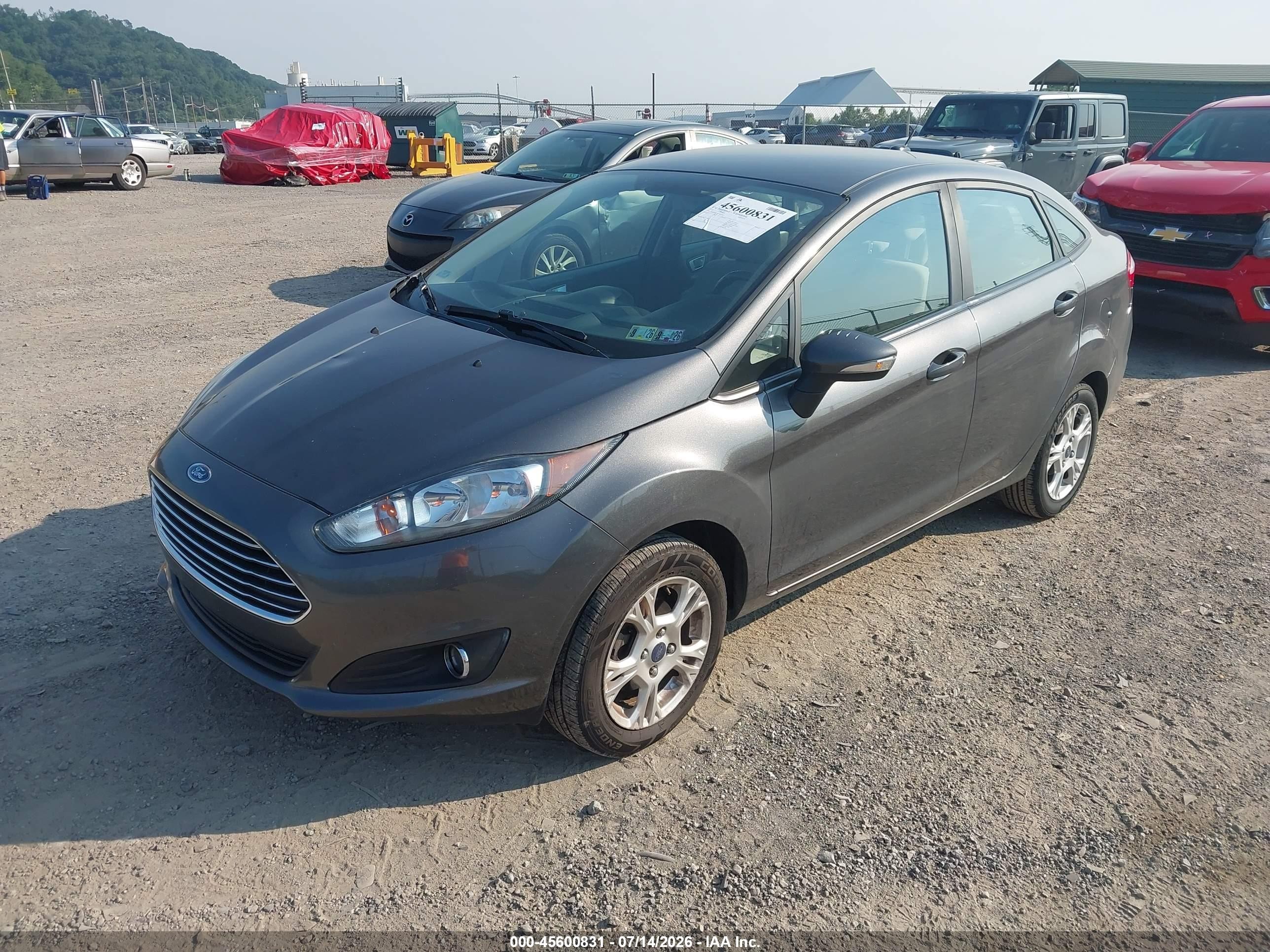 2015 Ford Fiesta Se Серый vin: 3FADP4BJ5FM210745