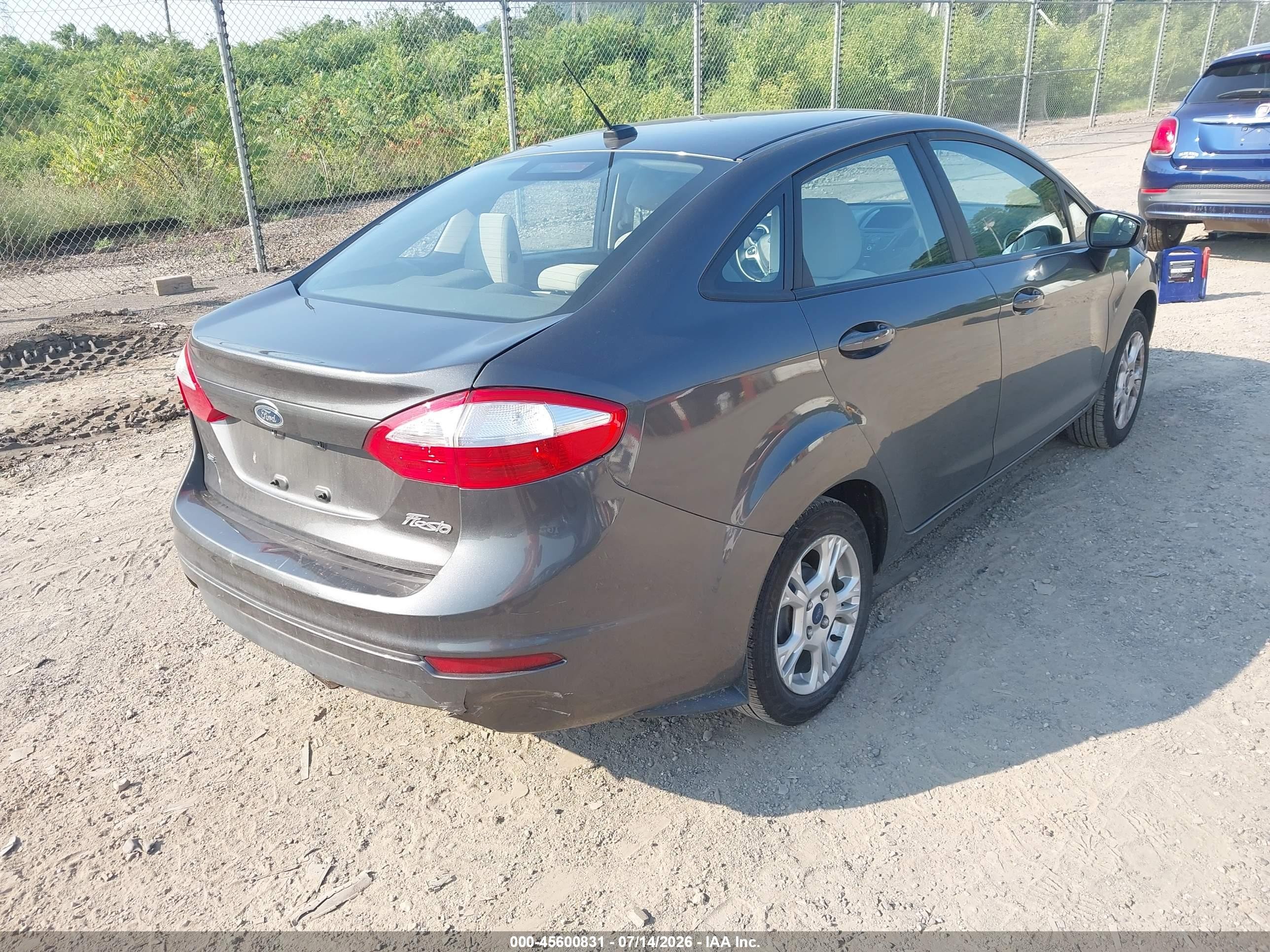 2015 Ford Fiesta Se Серый vin: 3FADP4BJ5FM210745