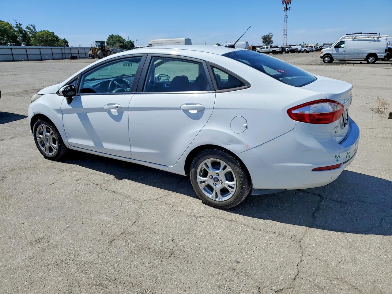 2015 Ford Fiesta Se White vin: 3FADP4BJ5FM211023