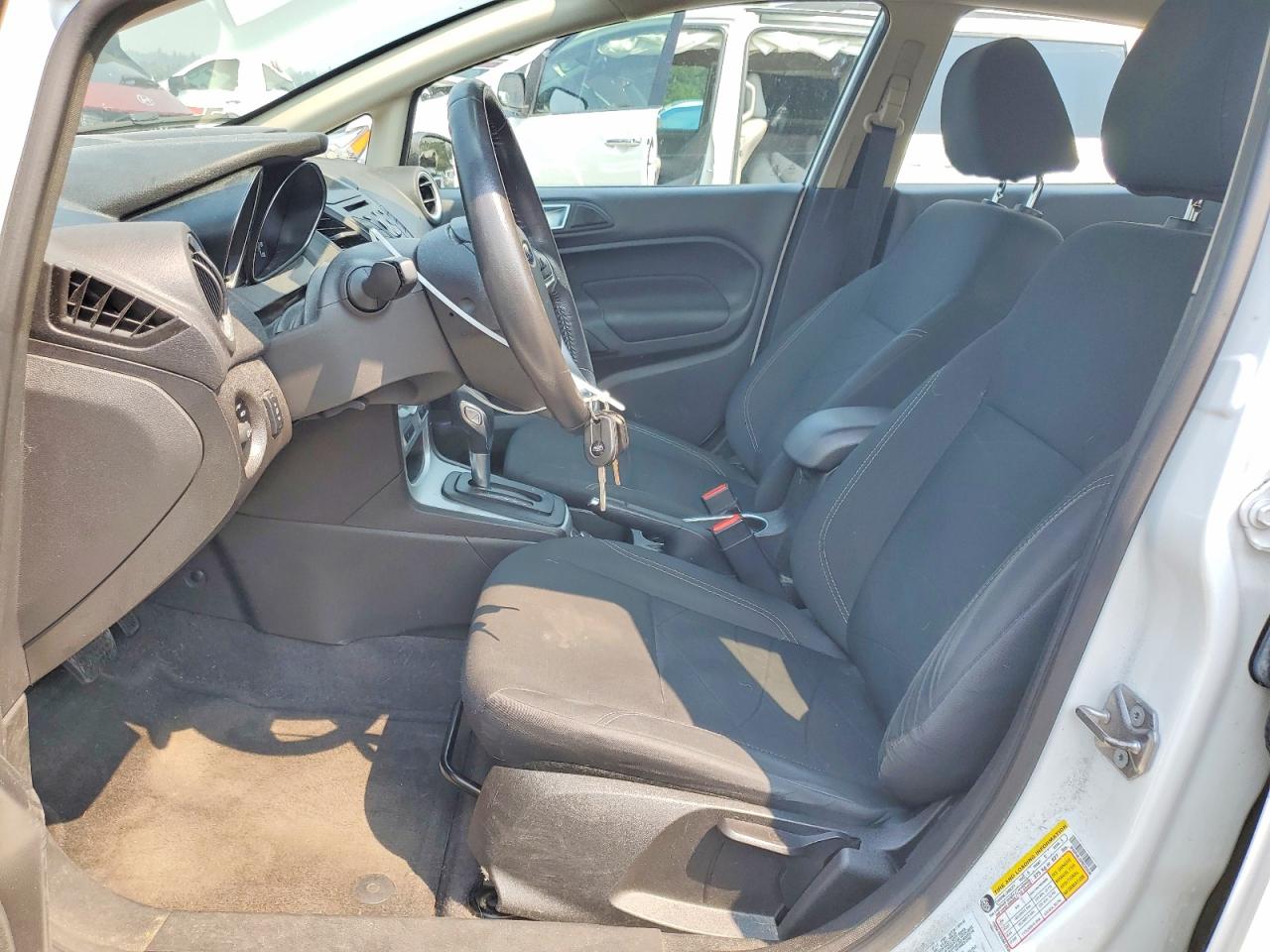 2015 Ford Fiesta Se White vin: 3FADP4BJ5FM225536