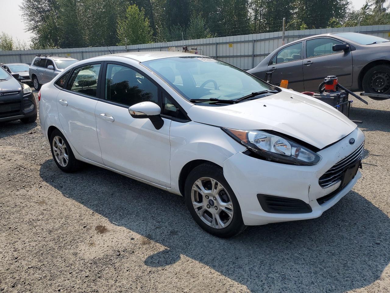 2015 Ford Fiesta Se White vin: 3FADP4BJ5FM225536