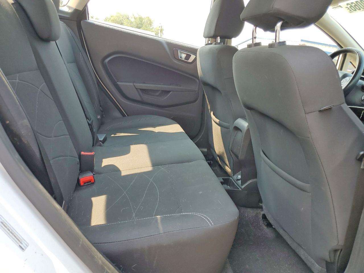 2015 Ford Fiesta Se White vin: 3FADP4BJ5FM225536