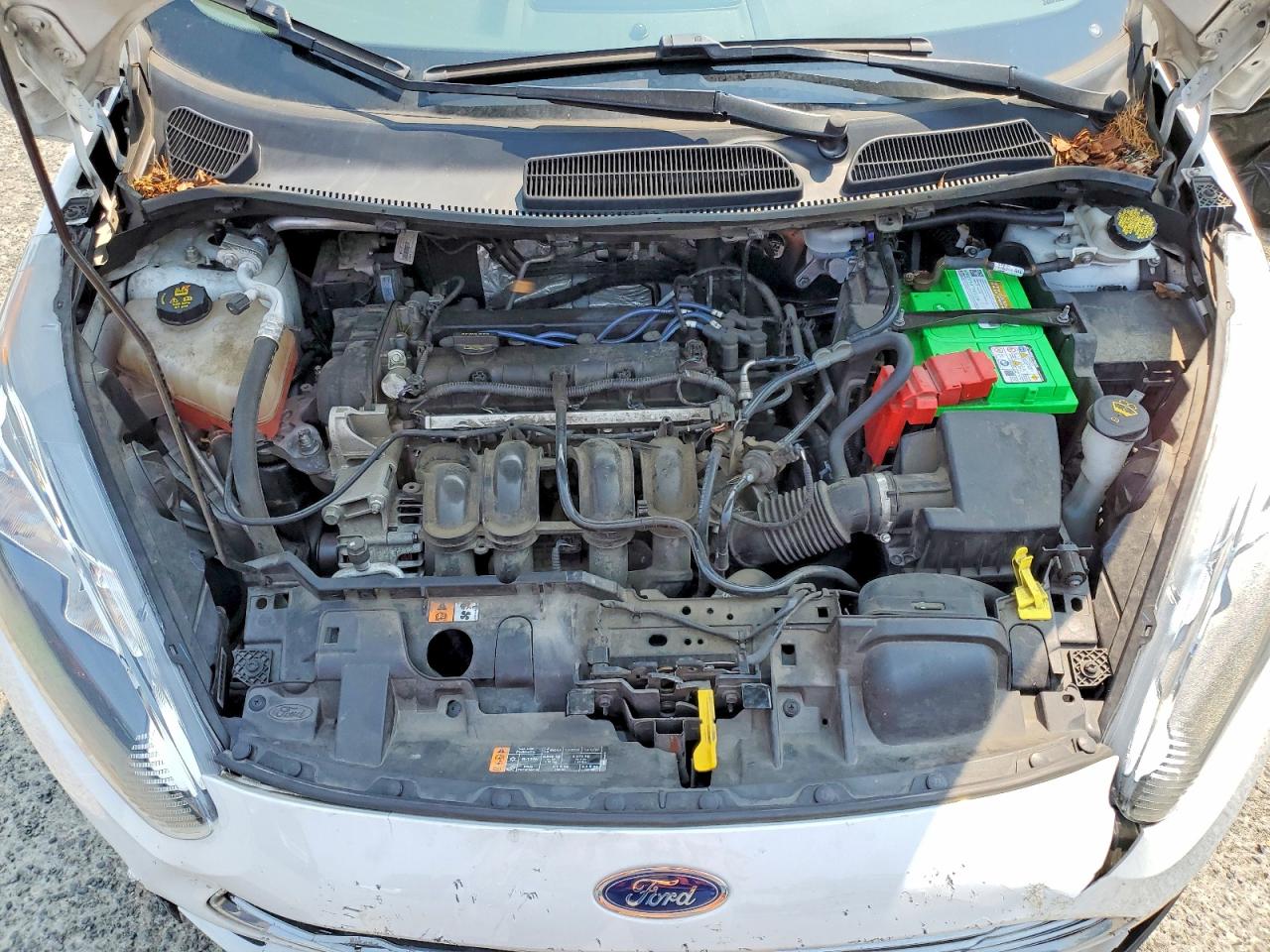 2015 Ford Fiesta Se White vin: 3FADP4BJ5FM225536