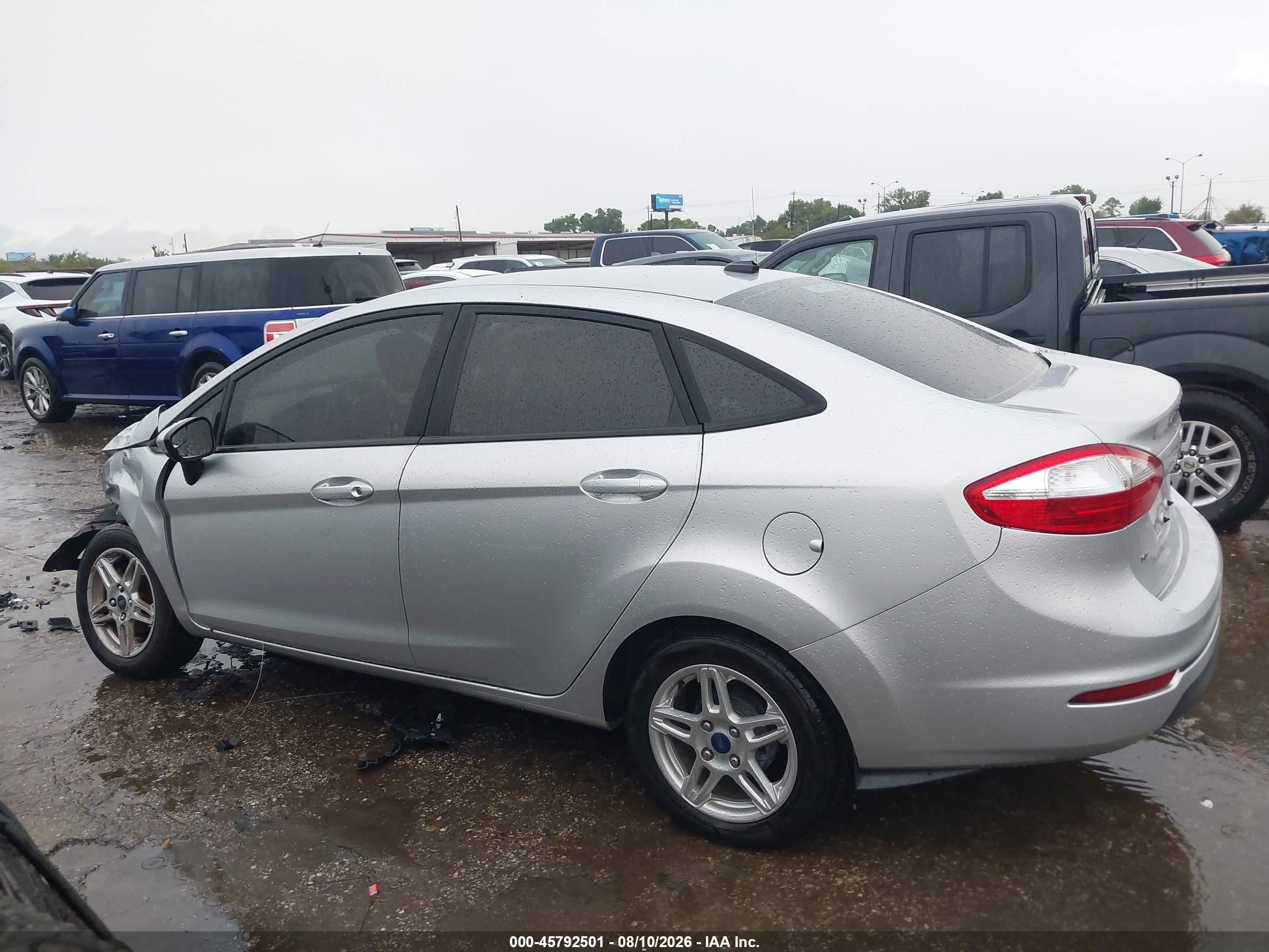2019 Ford Fiesta Se Silver vin: 3FADP4BJ5KM140948