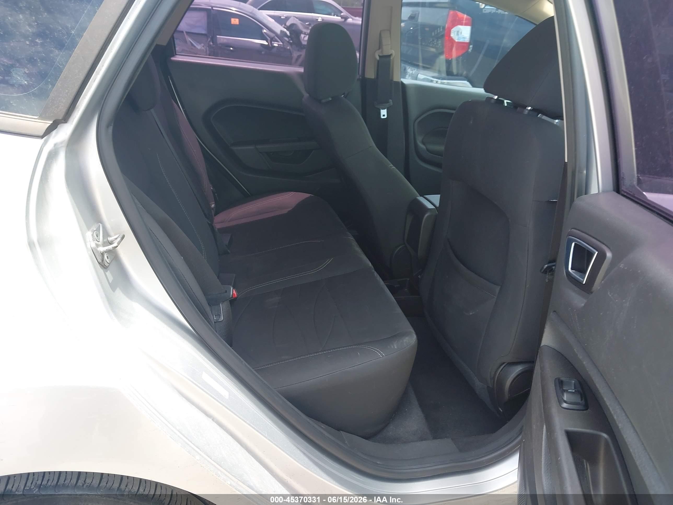 2014 Ford Fiesta Se Silver vin: 3FADP4BJ6EM221879
