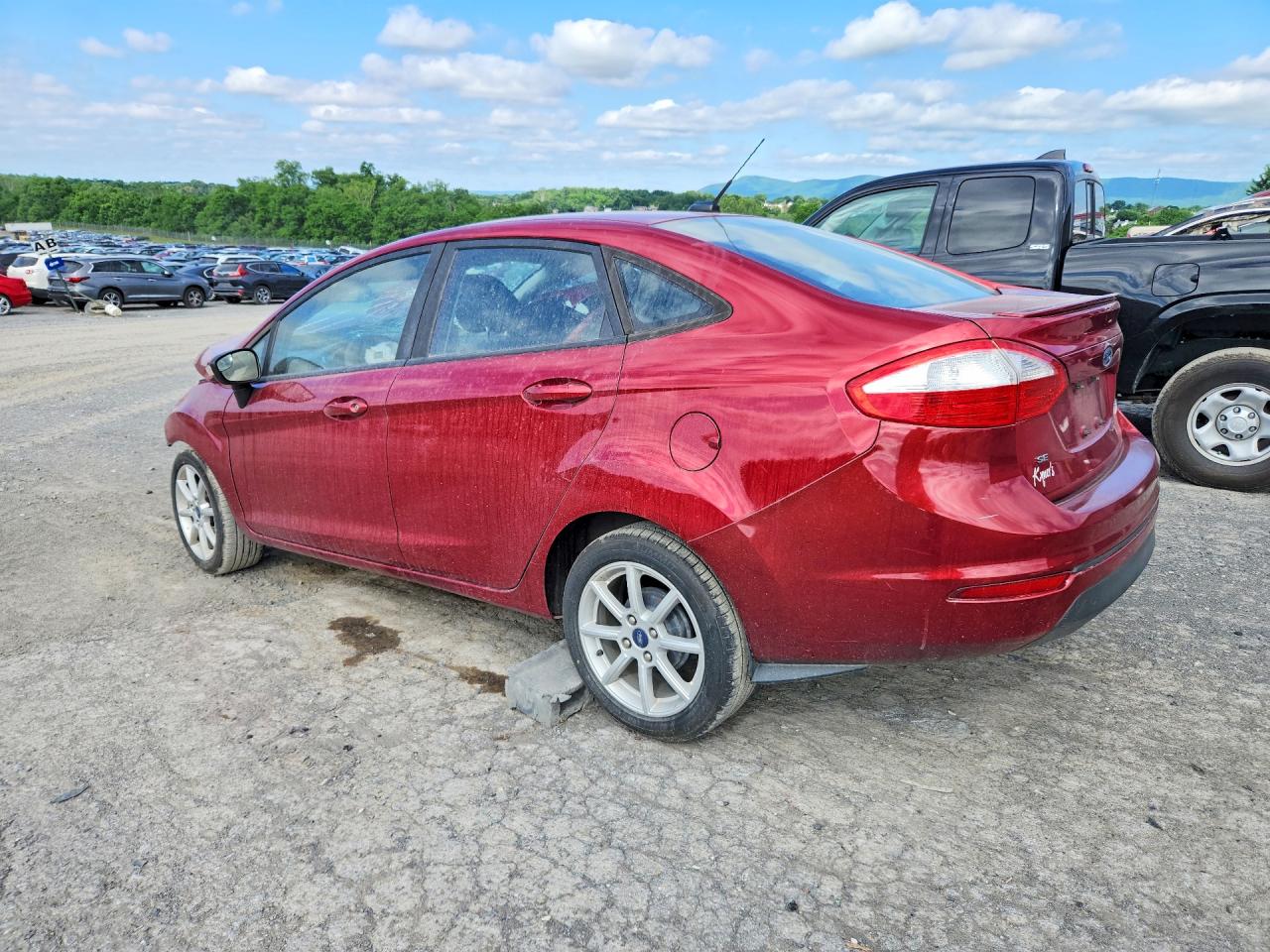 2015 Ford Fiesta Se Red vin: 3FADP4BJ6FM178629
