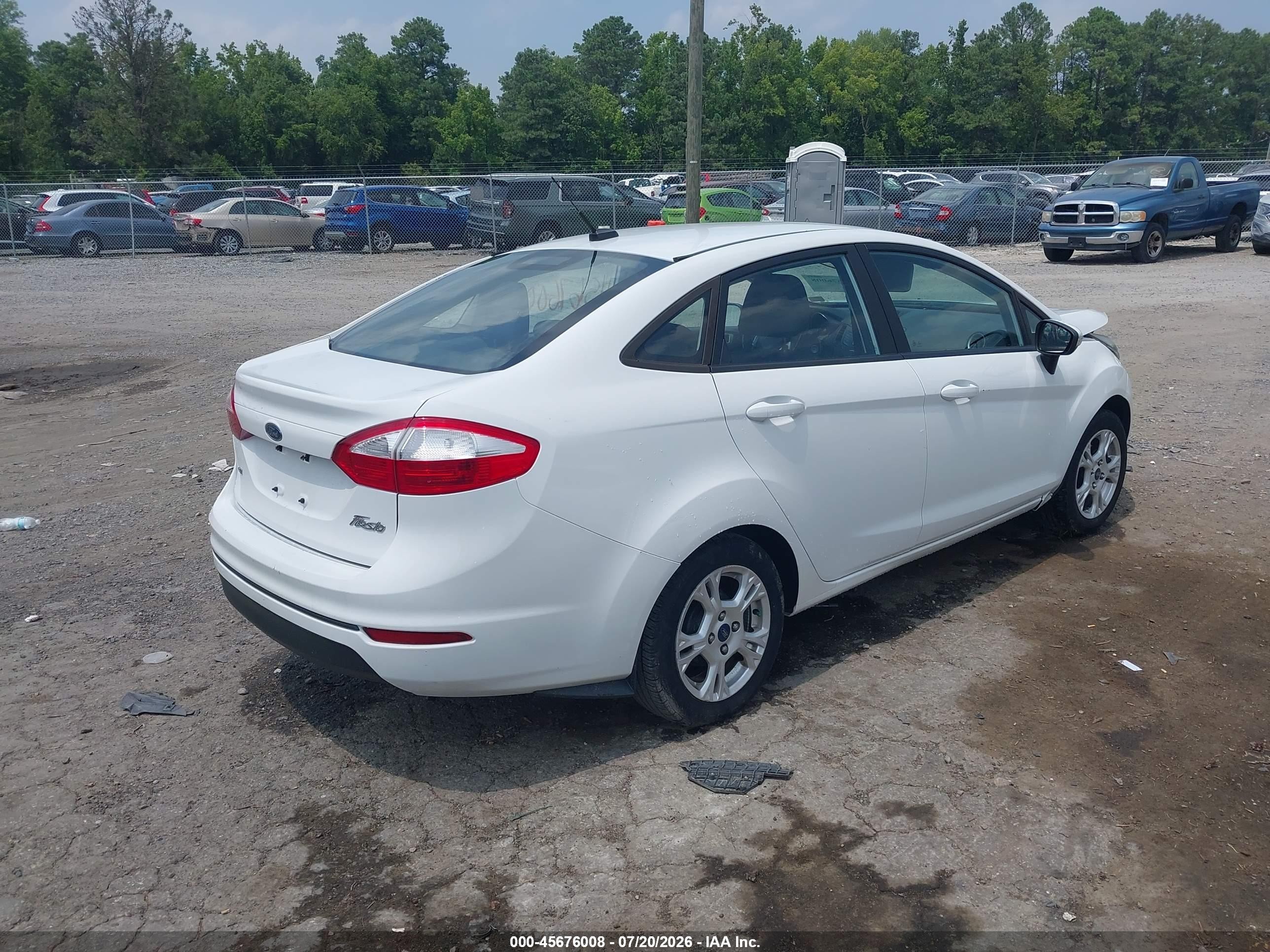 2015 Ford Fiesta Se Белый vin: 3FADP4BJ6FM191526
