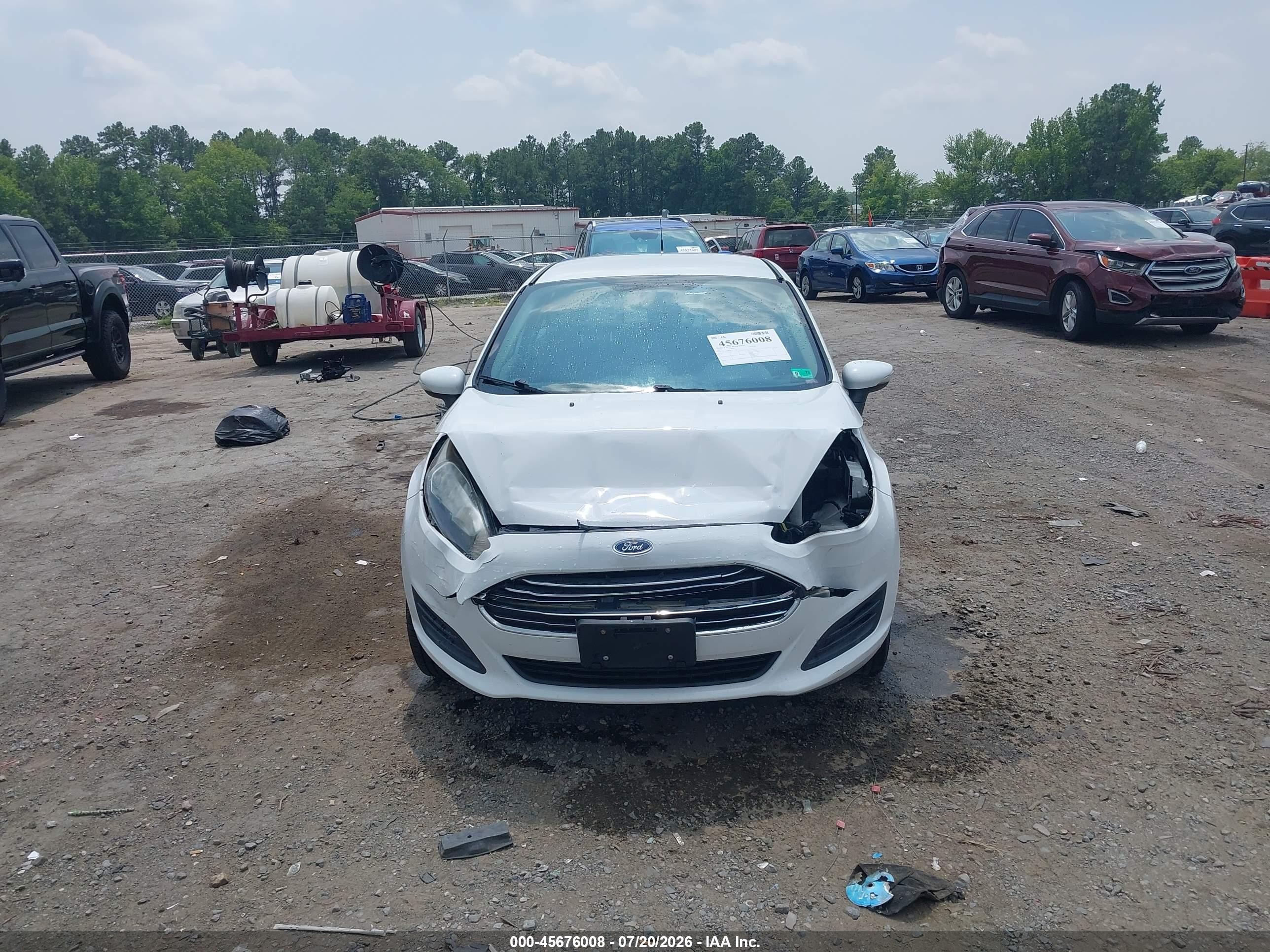 2015 Ford Fiesta Se Белый vin: 3FADP4BJ6FM191526