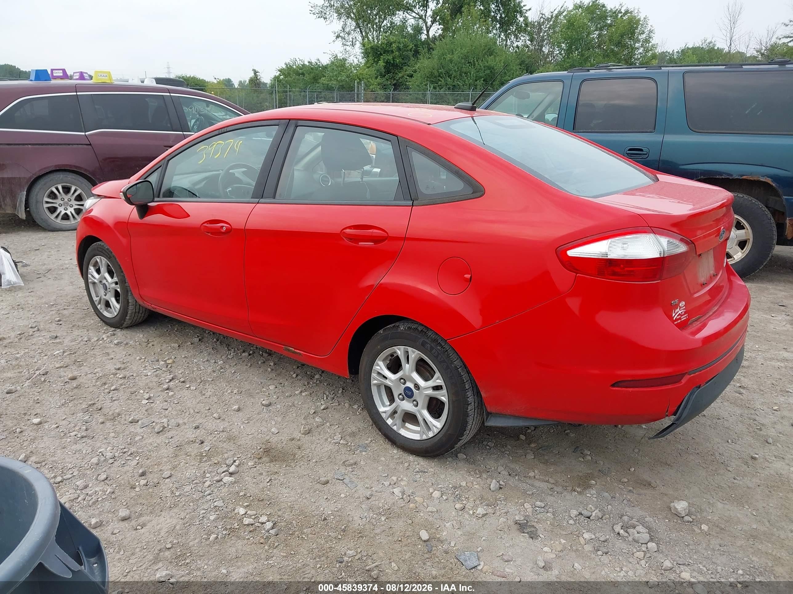 2015 Ford Fiesta Se Красный vin: 3FADP4BJ6FM221124