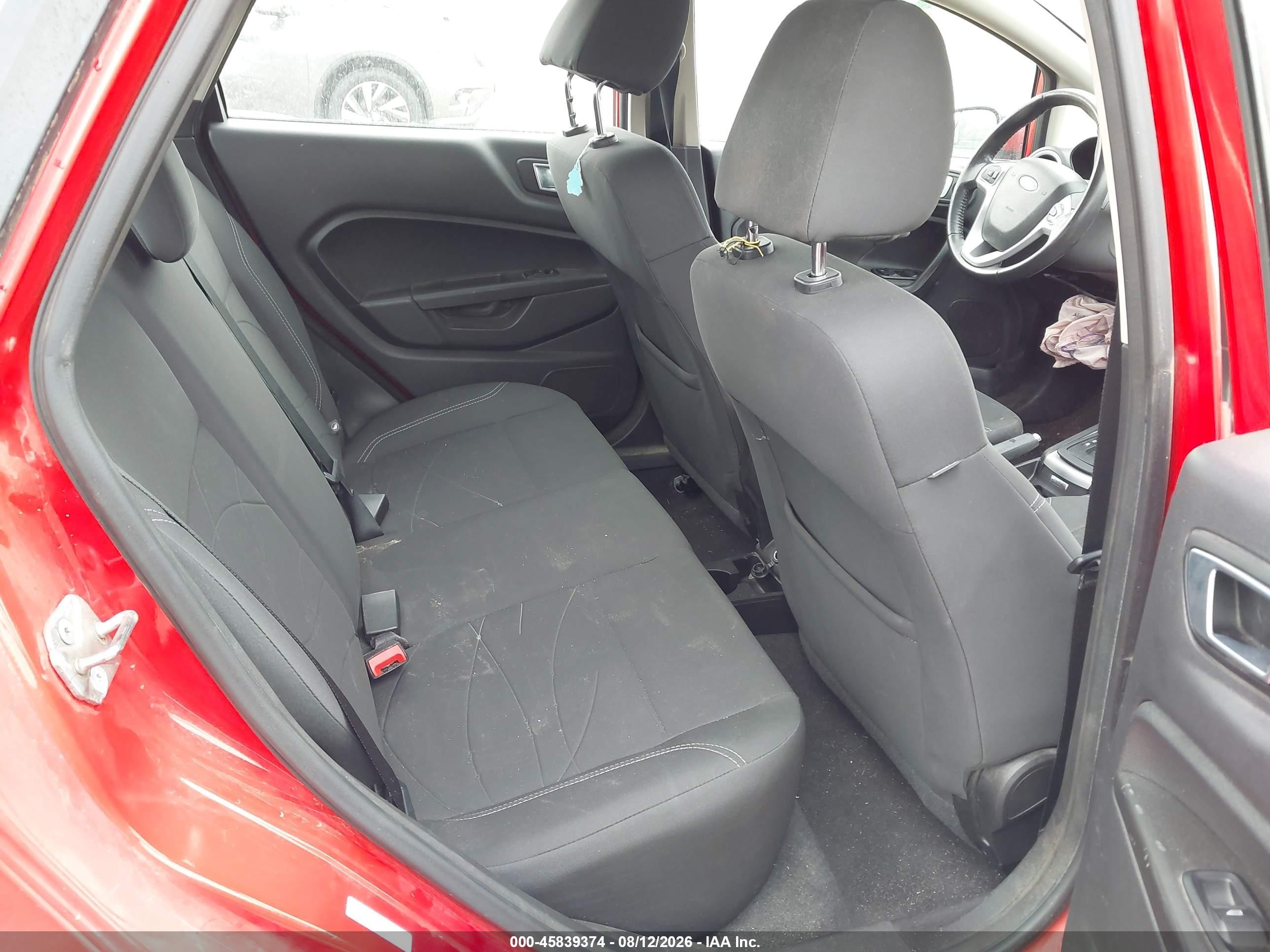 2015 Ford Fiesta Se Красный vin: 3FADP4BJ6FM221124