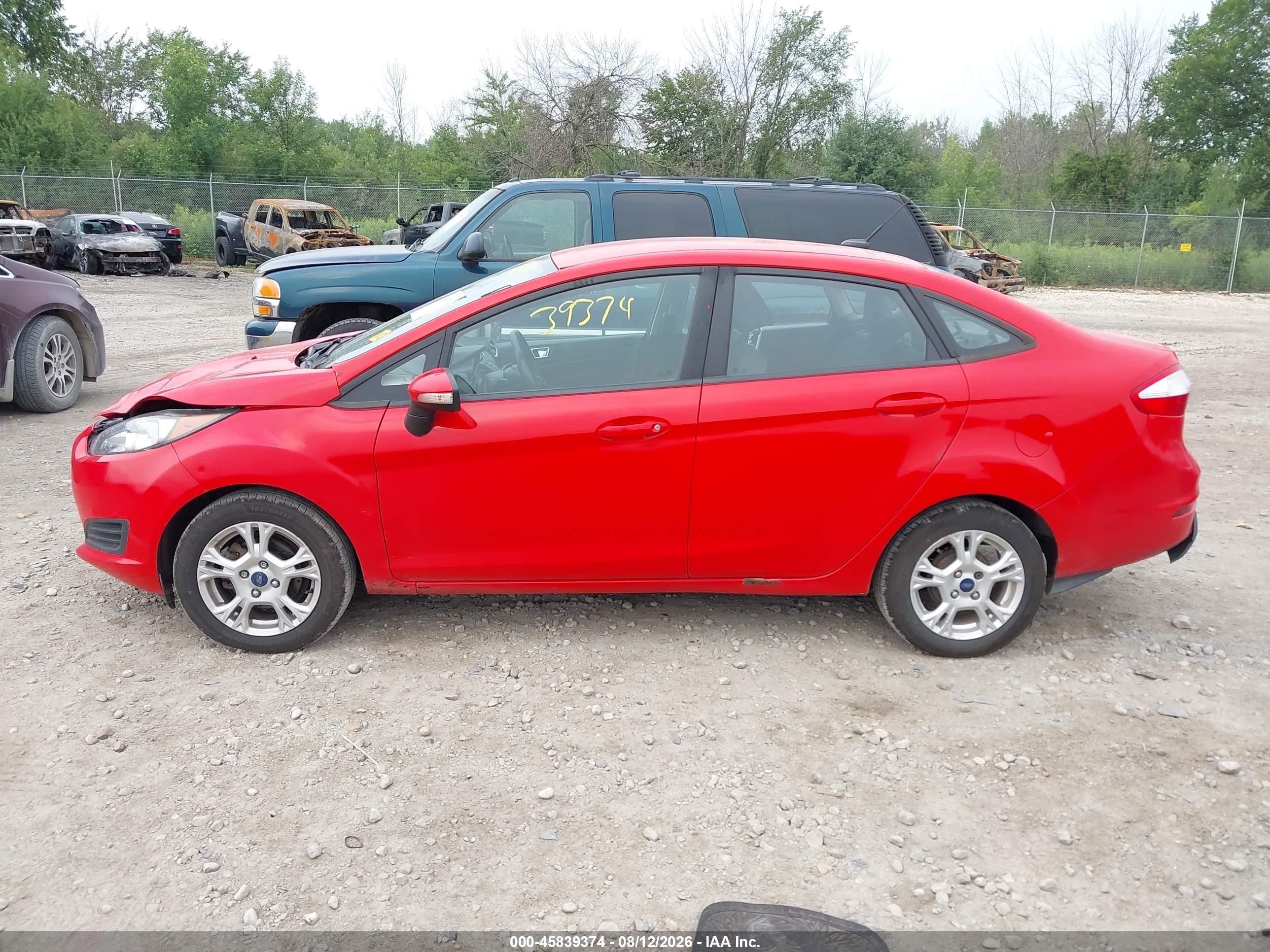 2015 Ford Fiesta Se Красный vin: 3FADP4BJ6FM221124