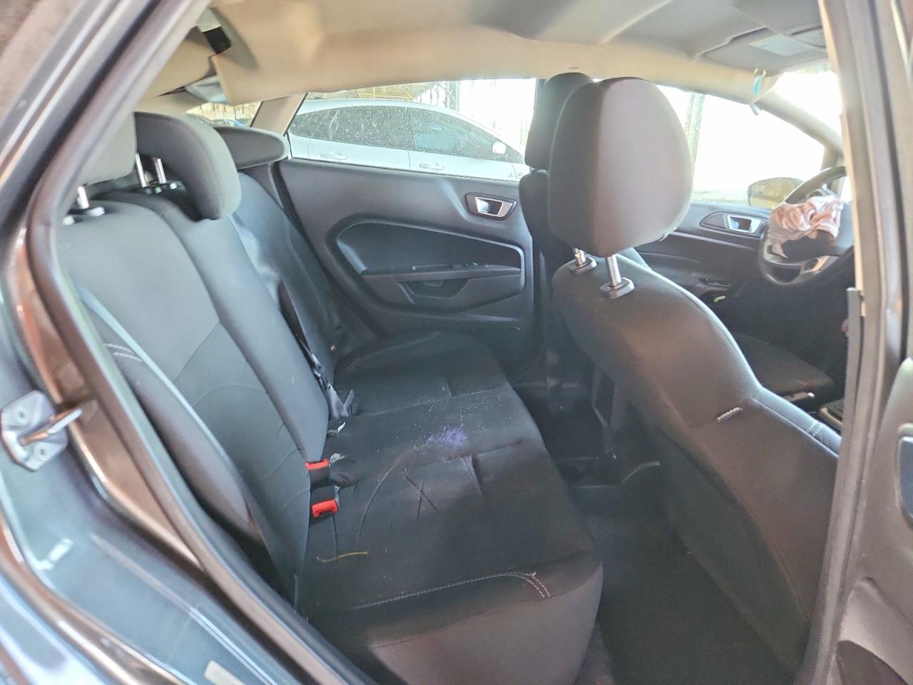 2015 Ford Fiesta Se Gray vin: 3FADP4BJ6FM225772