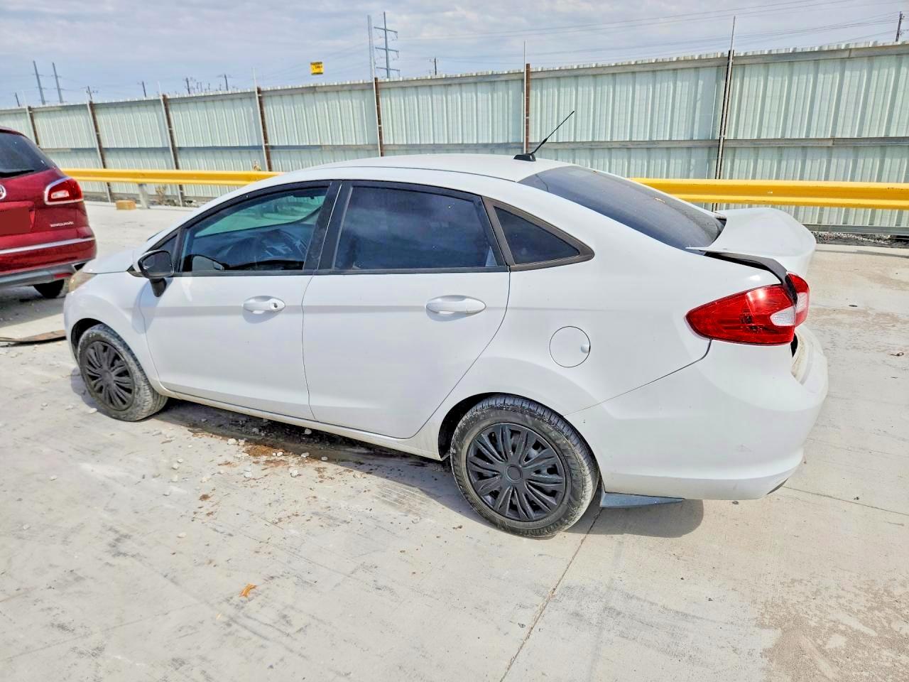 2011 Ford Fiesta Se Белый vin: 3FADP4BJ7BM108406